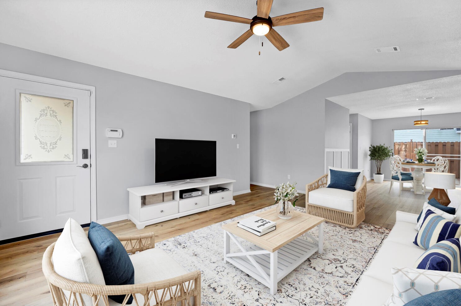 142 Beach Dr, Fort Walton Beach FL  32547-2467 exterior