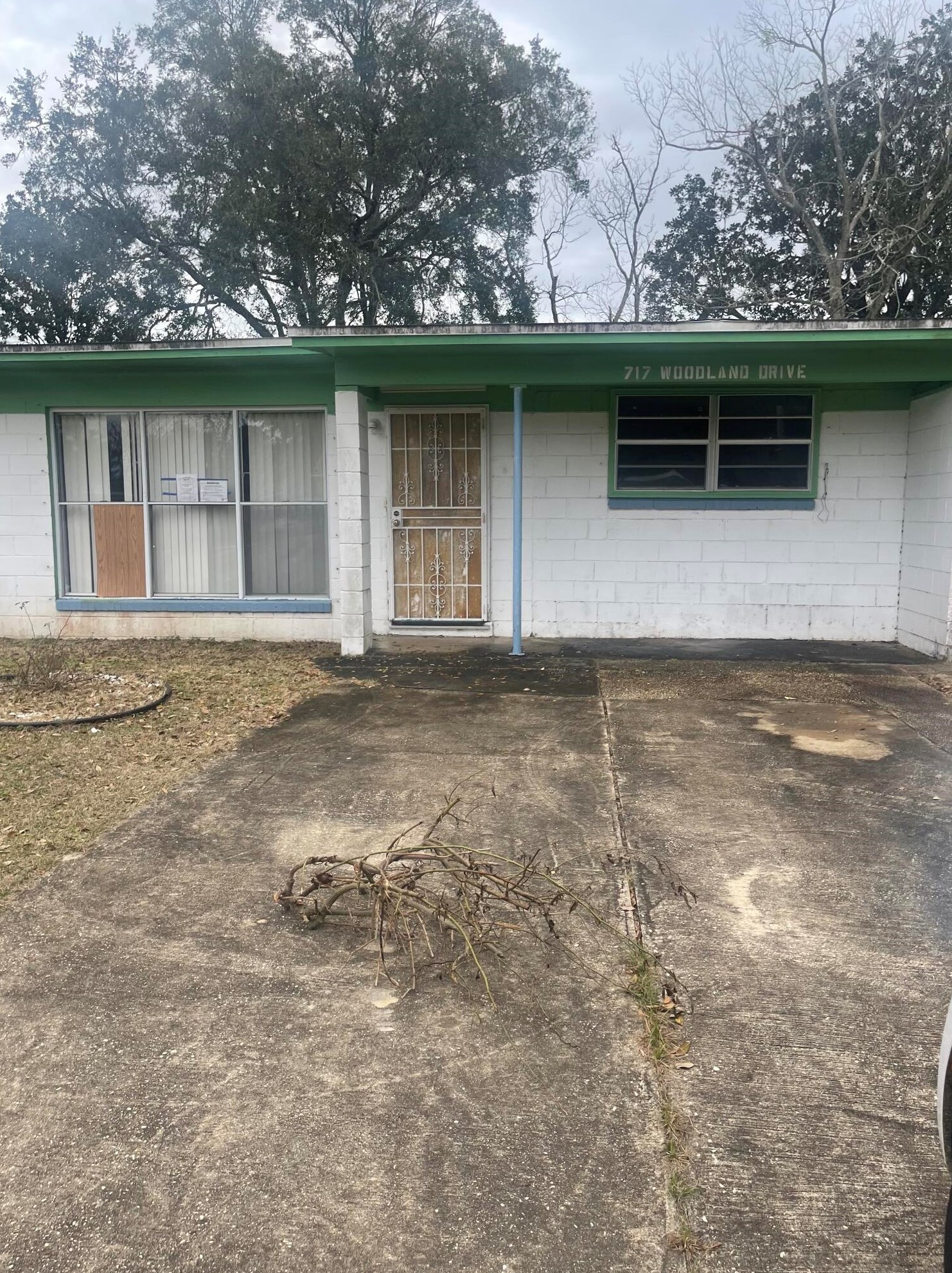 717 Woodland Dr, Pensacola, FL 32503