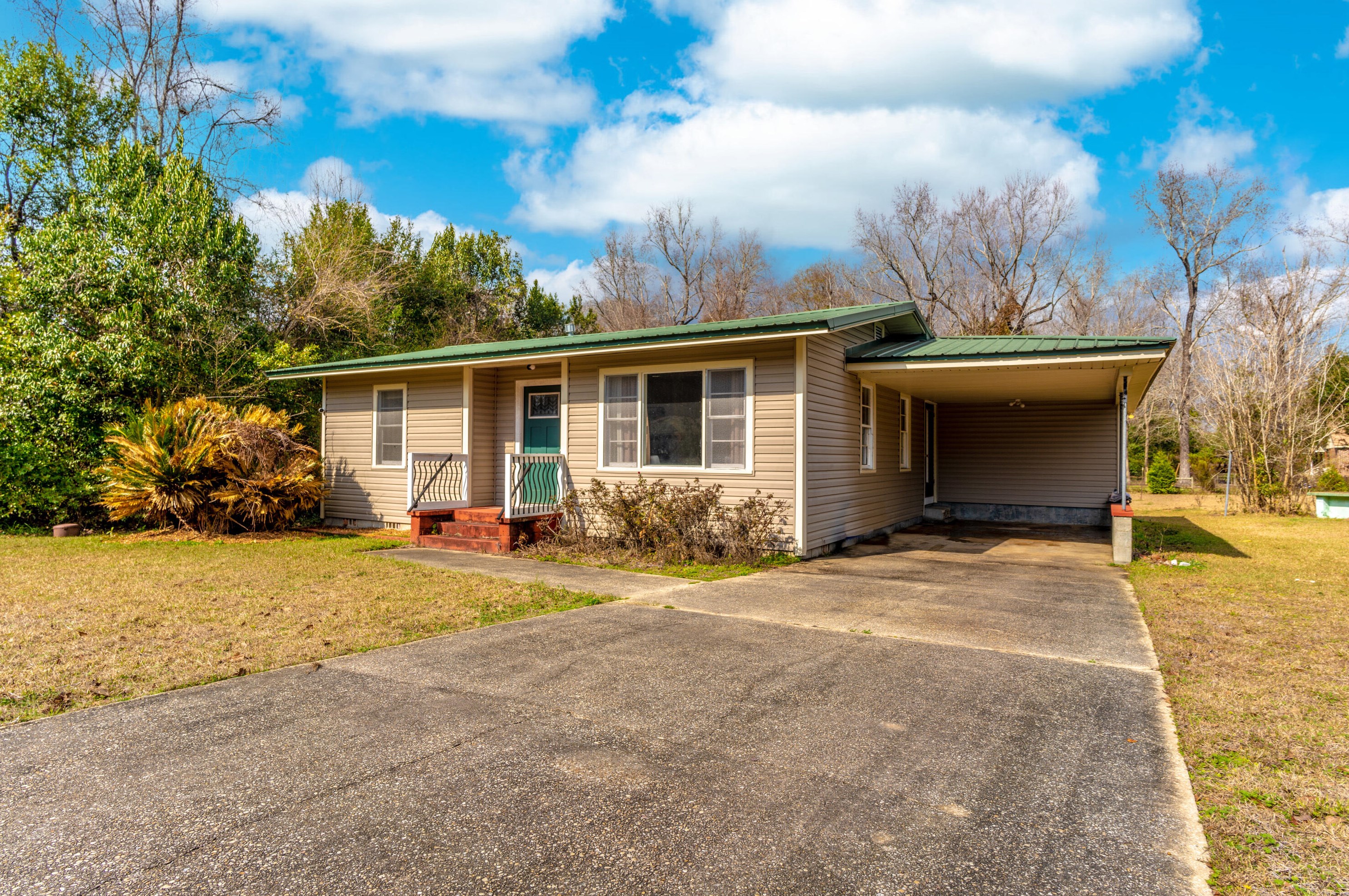140 Jones Rd, Crestview FL  32536-2153 exterior