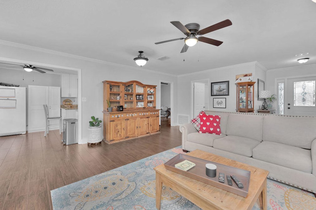 835 Palm Blvd, Niceville FL  32578-1256 exterior