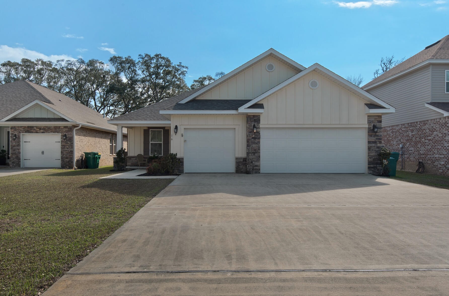 16 7th Ave, Shalimar, FL 32579