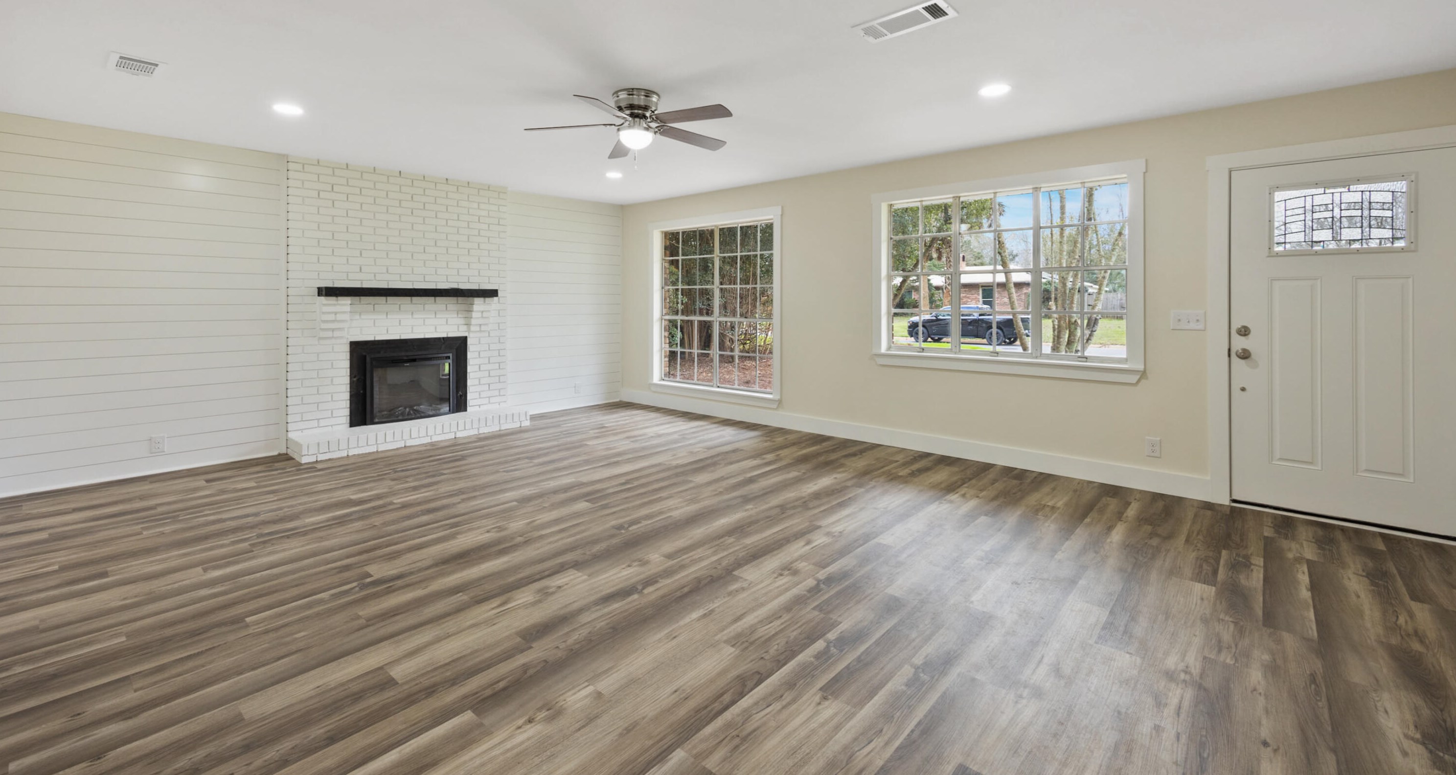 1512 Texas Pkwy, Crestview FL  32536-1630 exterior