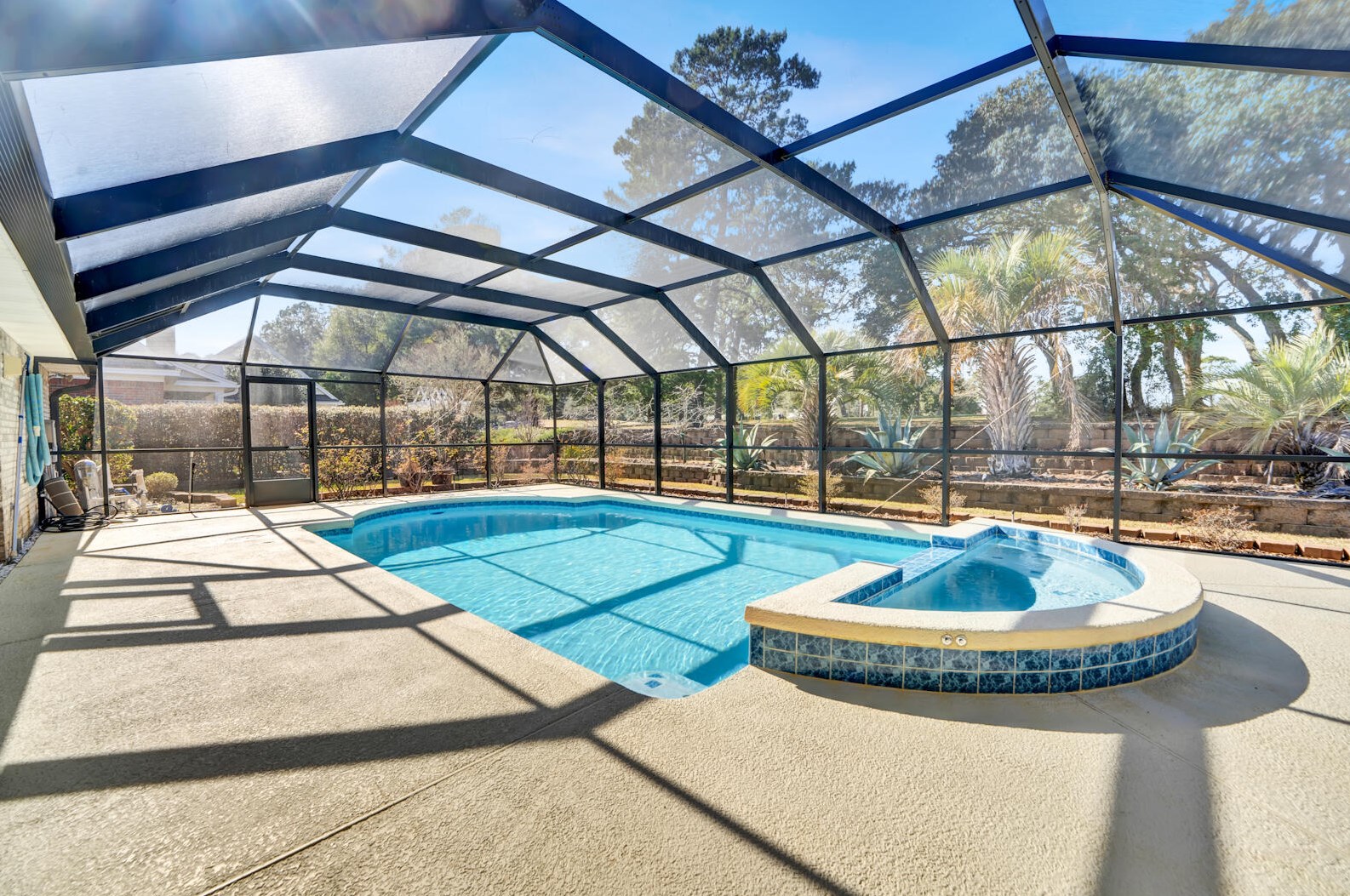 1019 Lake Way Dr, Niceville, FL 32578-1775