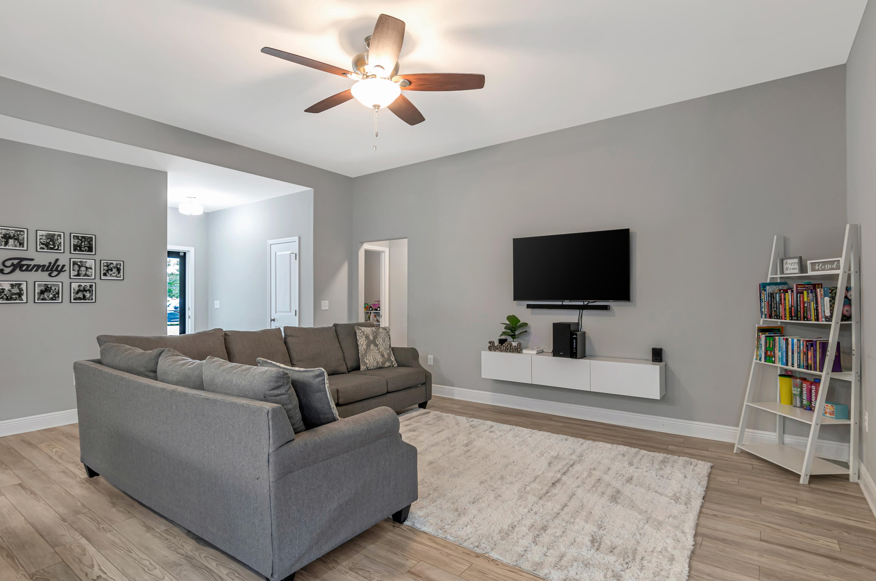 11 Flamenco St, Mary Esther FL  32569-1516 exterior