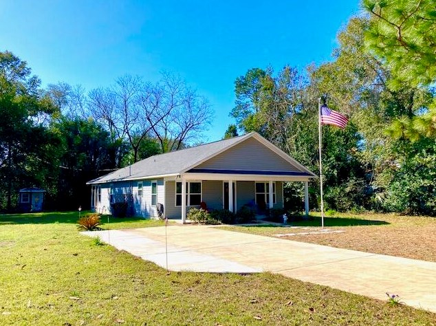 352 Park Ave, Defuniak Springs, FL 32435