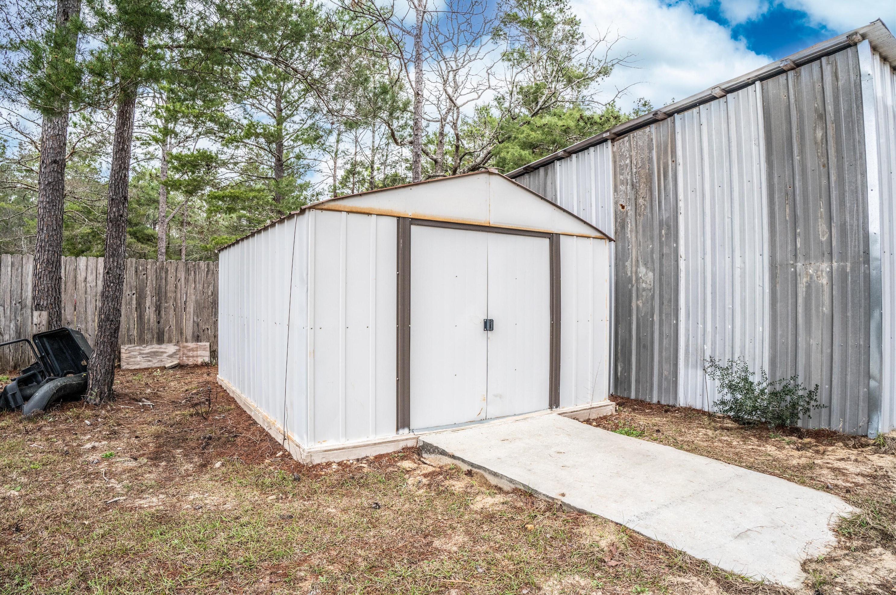 4037 Randi Rd, Crestview FL  32539-6506 exterior