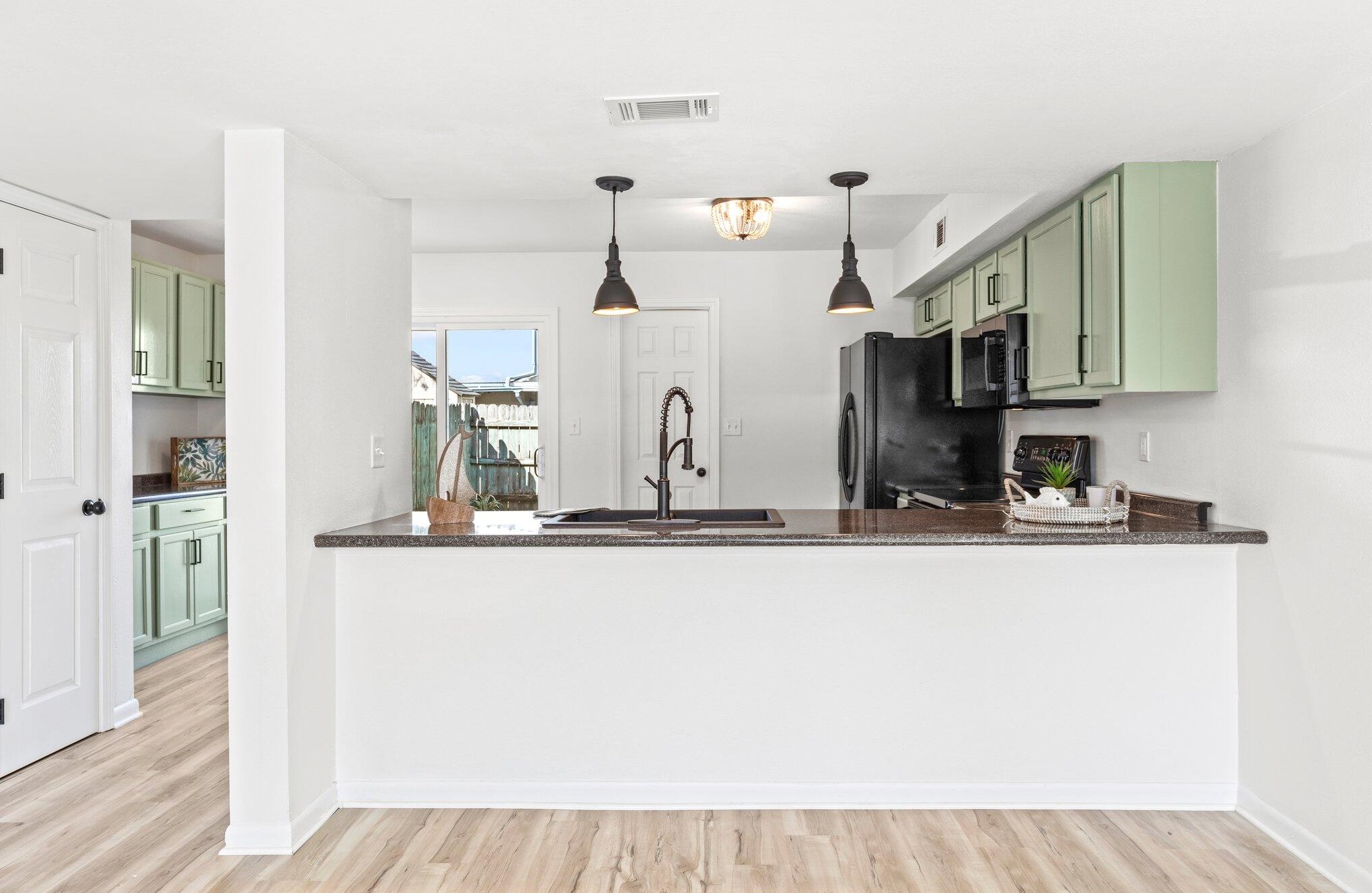 413 Sea Rover Ln, Fort Walton Beach, FL 32548-7631