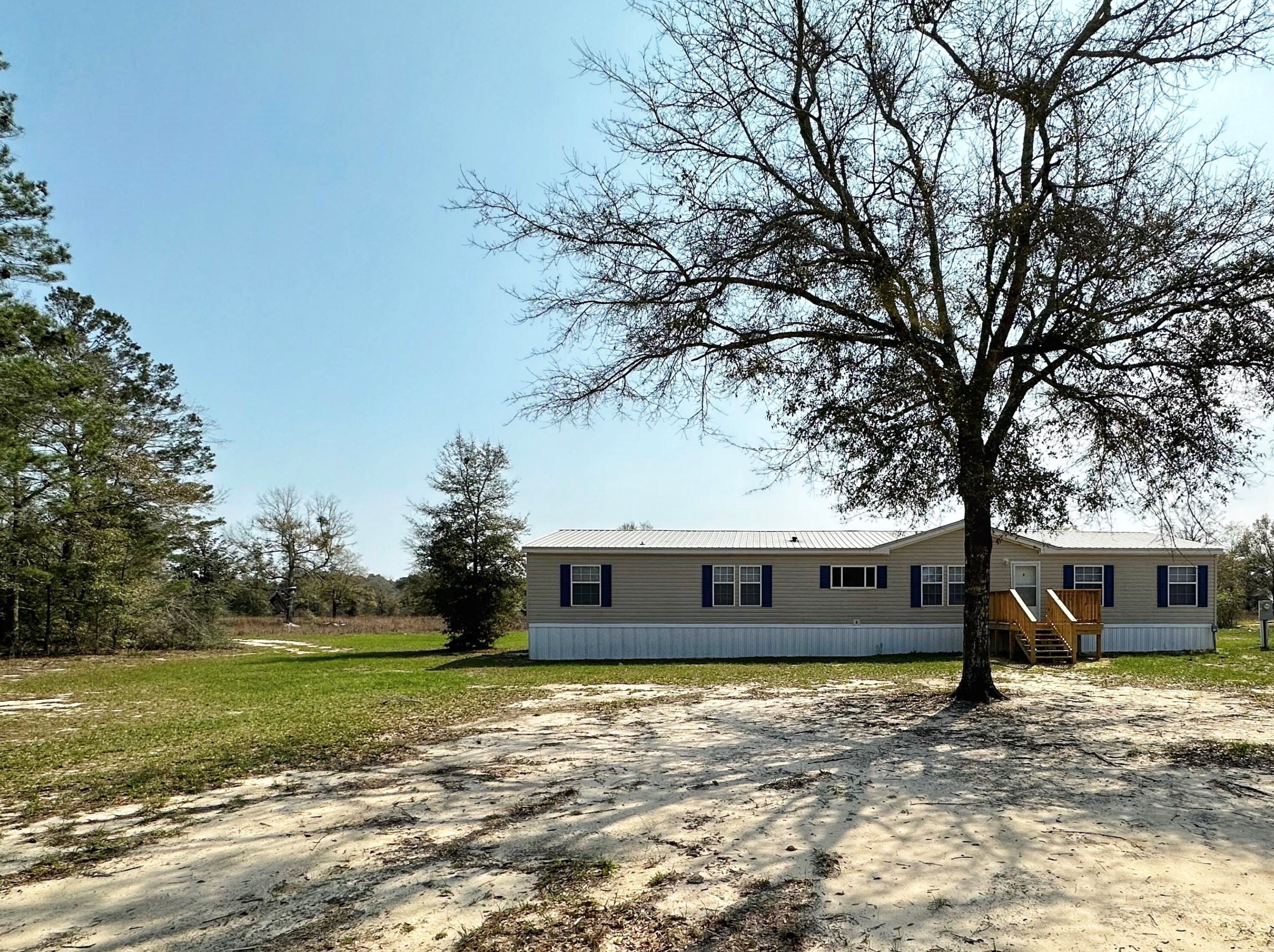 297 E Raphael Road E, Defuniak Springs, FL 32433