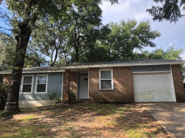 552 Woodlow Rd, Niceville, FL 32578