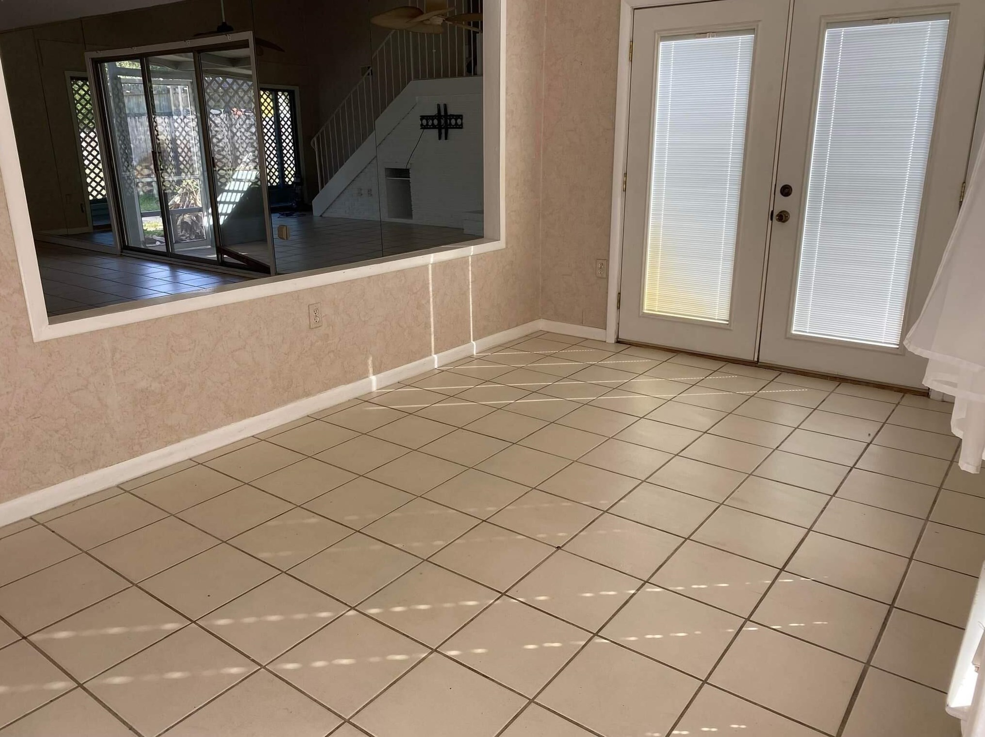 28 Solar St, Mary Esther, FL 32569