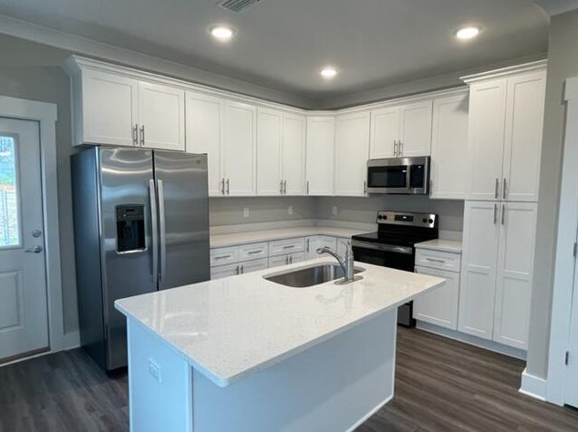 358 Date Palm Ln, Freeport, FL 32439