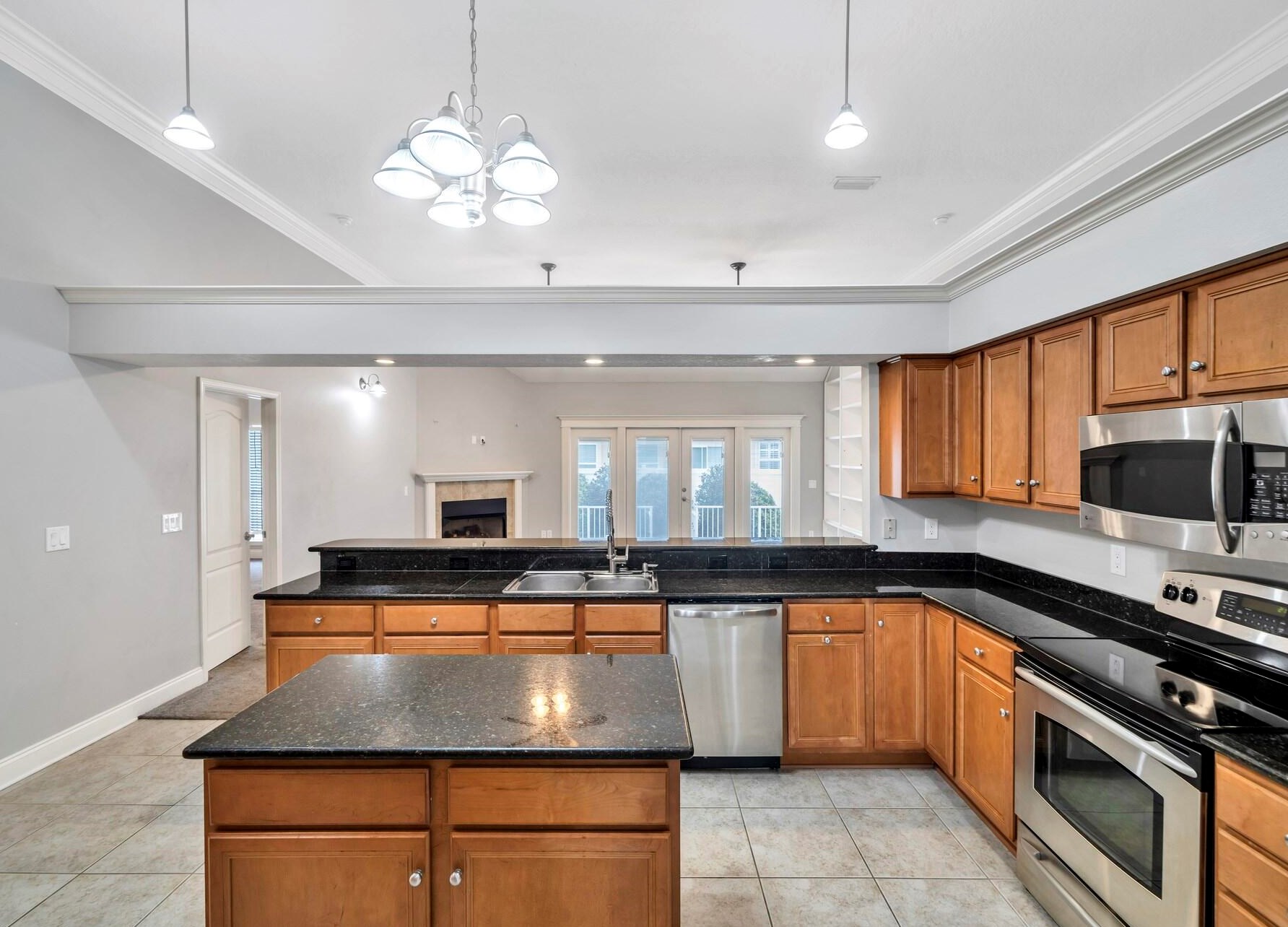 581 Radiant Cir, Mary Esther FL  32569-3424 exterior