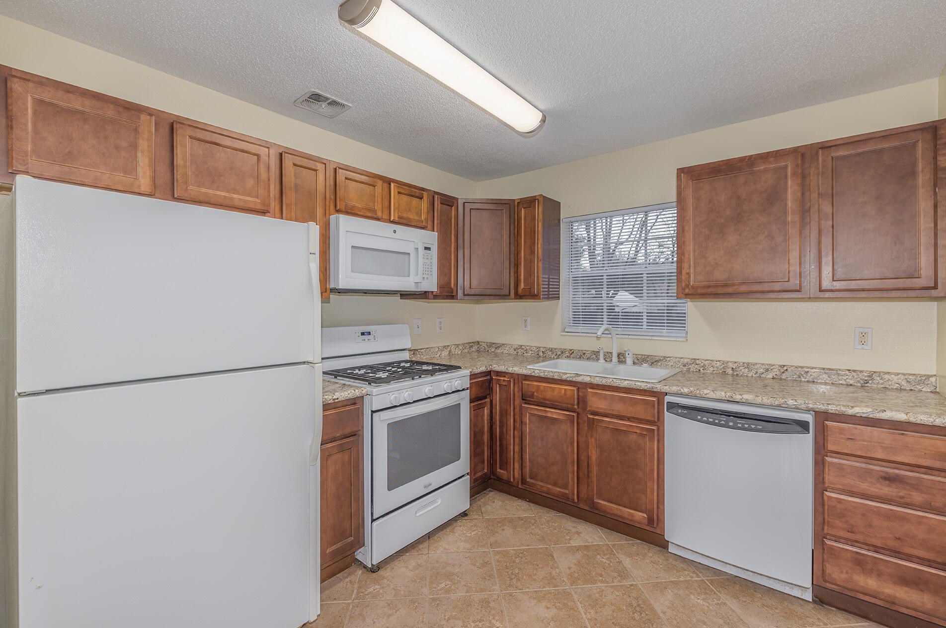 744 Mayflower Ave, Fort Walton Beach FL  32547-3175 exterior