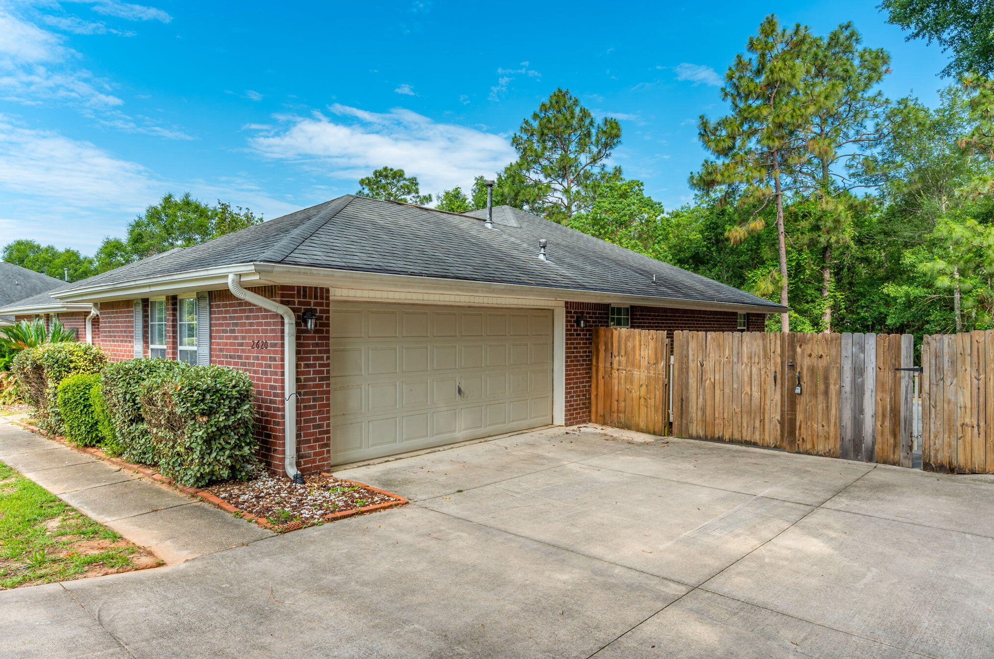2620 Paddock Cir, Crestview FL  32536-4360 exterior