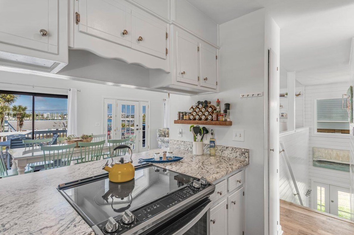 320 Gulf Shore Dr, Destin FL  32541-3090 exterior