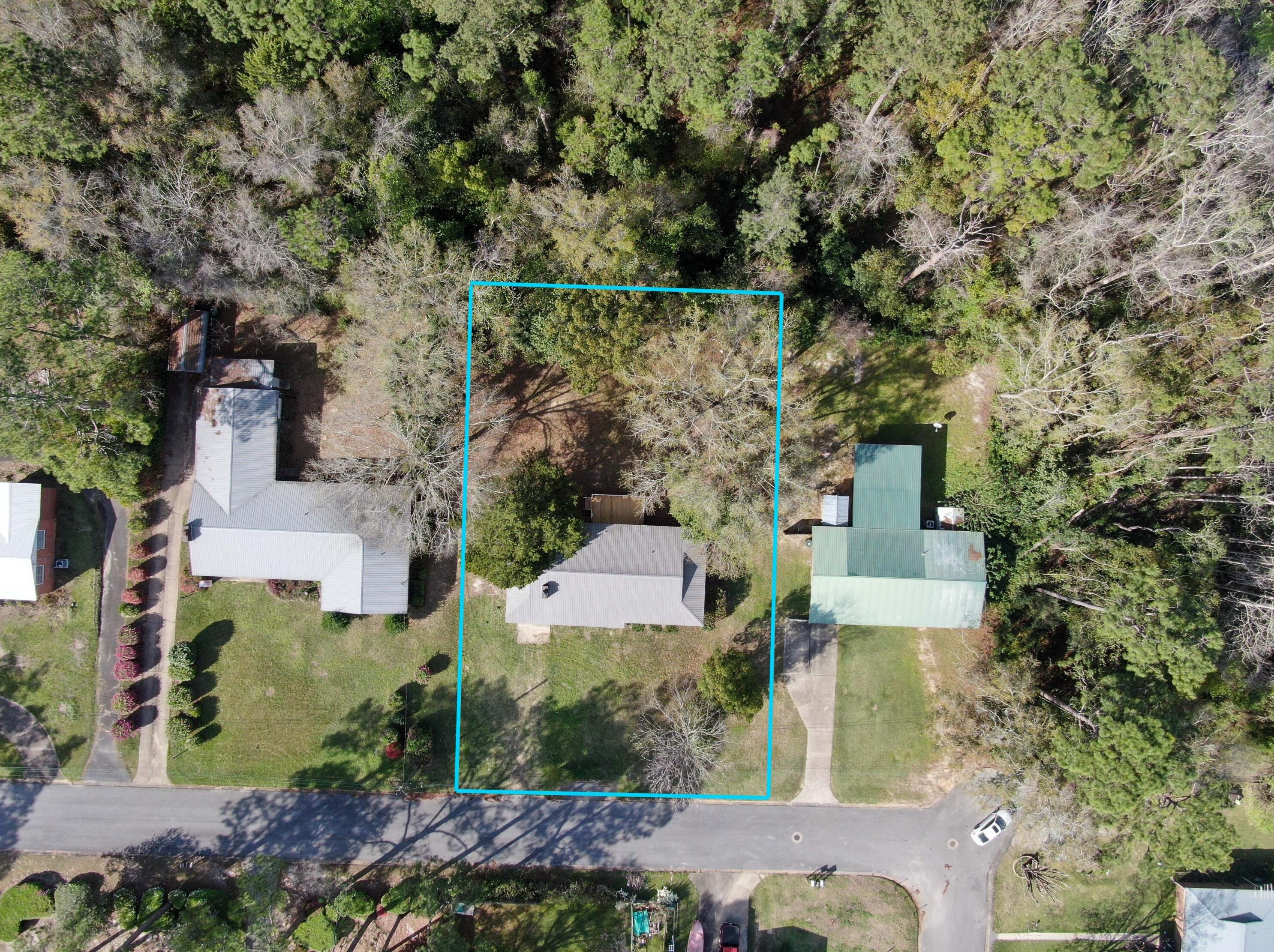 172 Oaklawn Square, Defuniak Springs, FL 32435