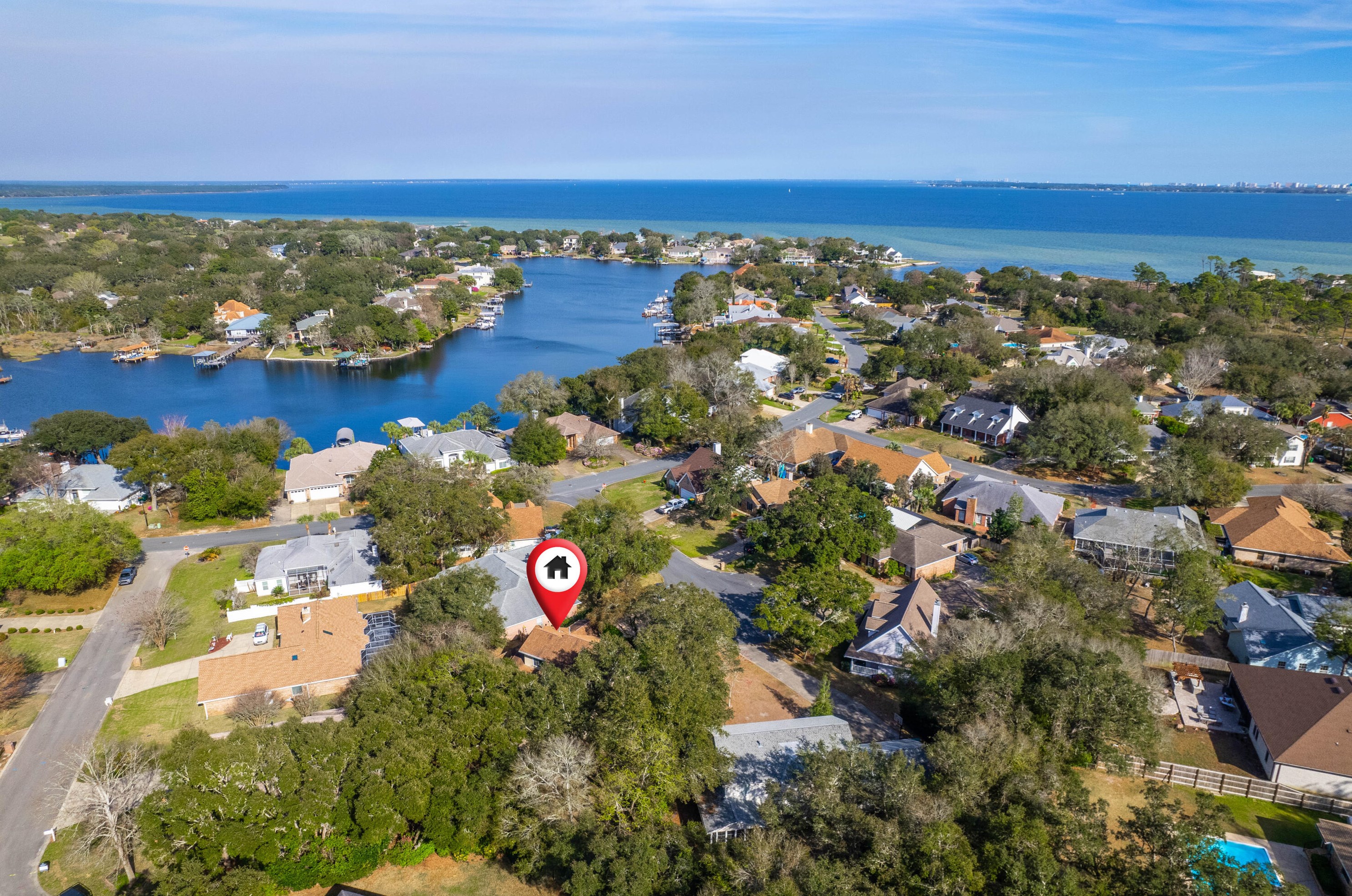 2807 Lee Trevino Ct, Shalimar, FL 32579