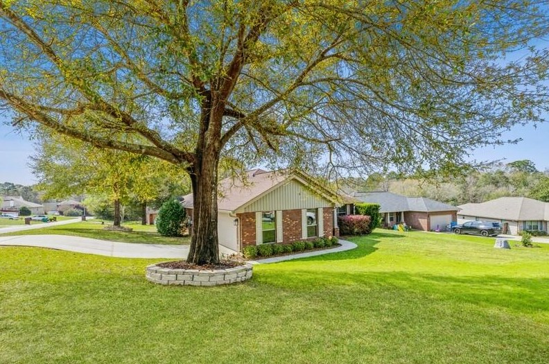 201 Silverton Loop, Crestview, FL 32536