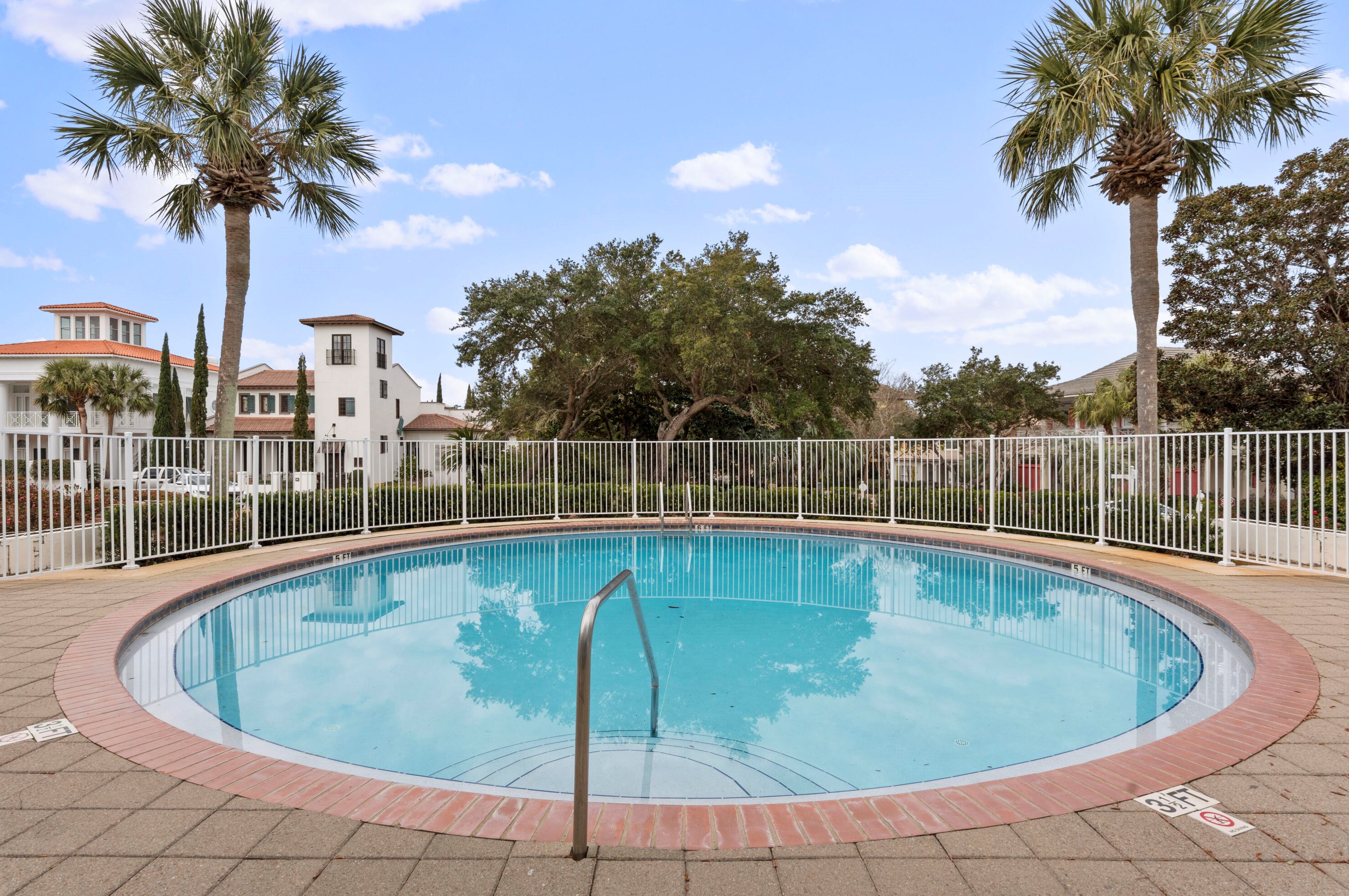 37 Rue Martine, Destin FL  32550-4909 exterior