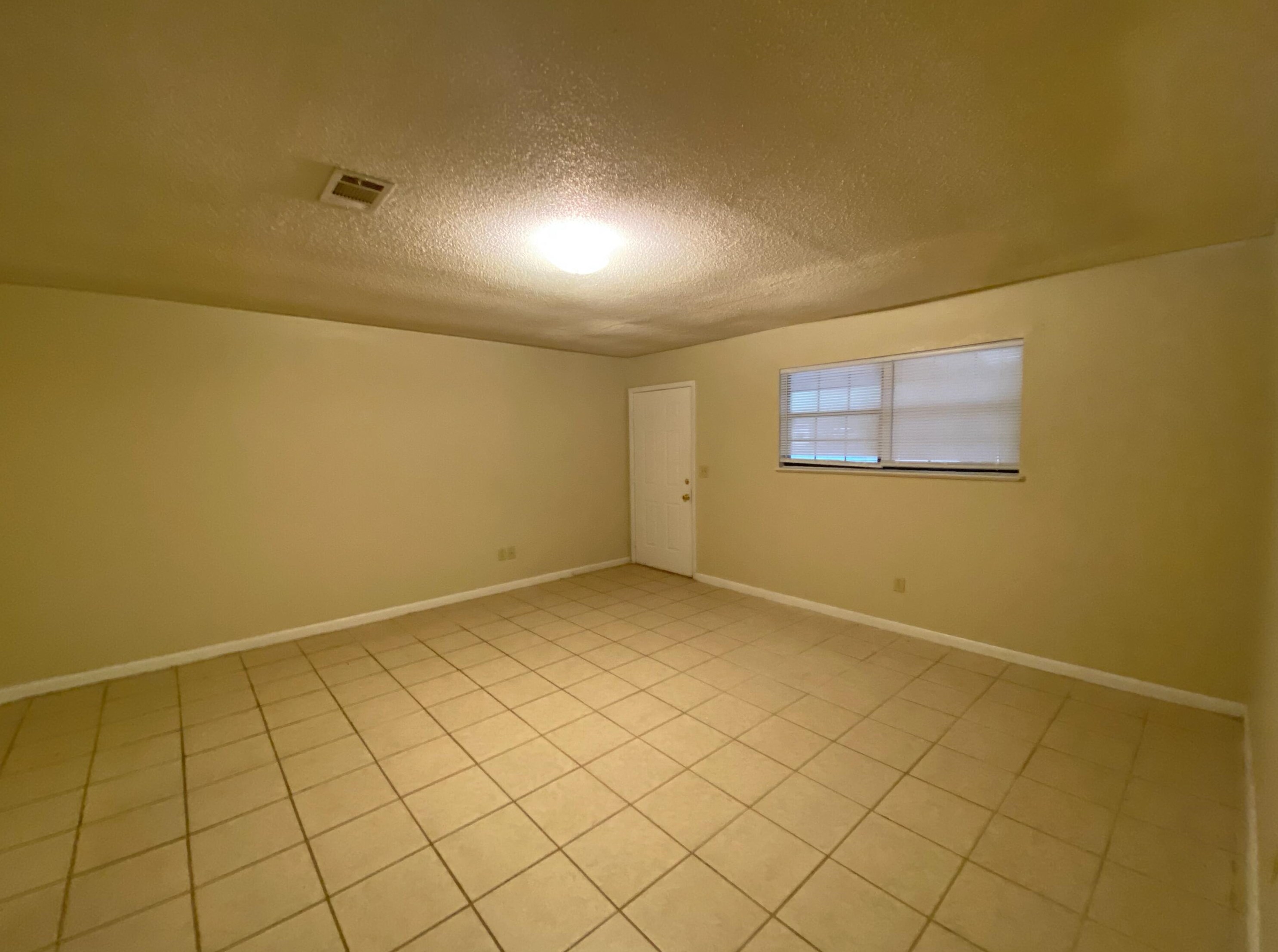 988 N 20th St, Defuniak Springs, FL 32433