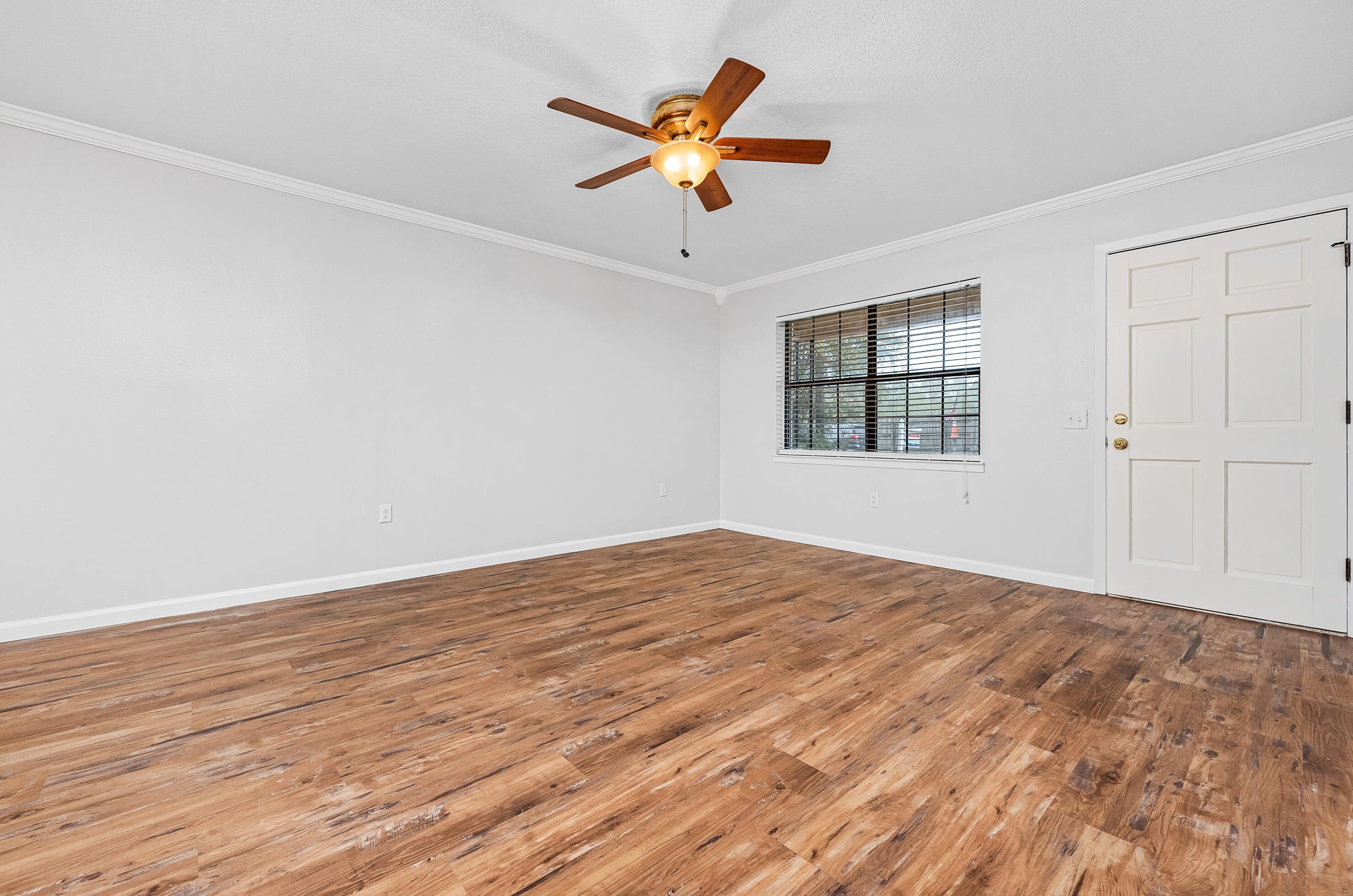 86 D L Godwin Rd, Freeport, FL 32439