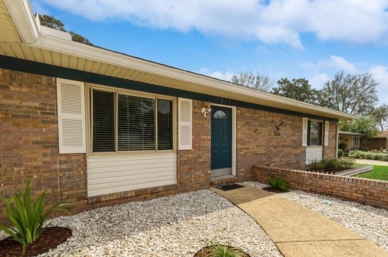 131 Lincolnshire Dr, Niceville, FL 32578-2101