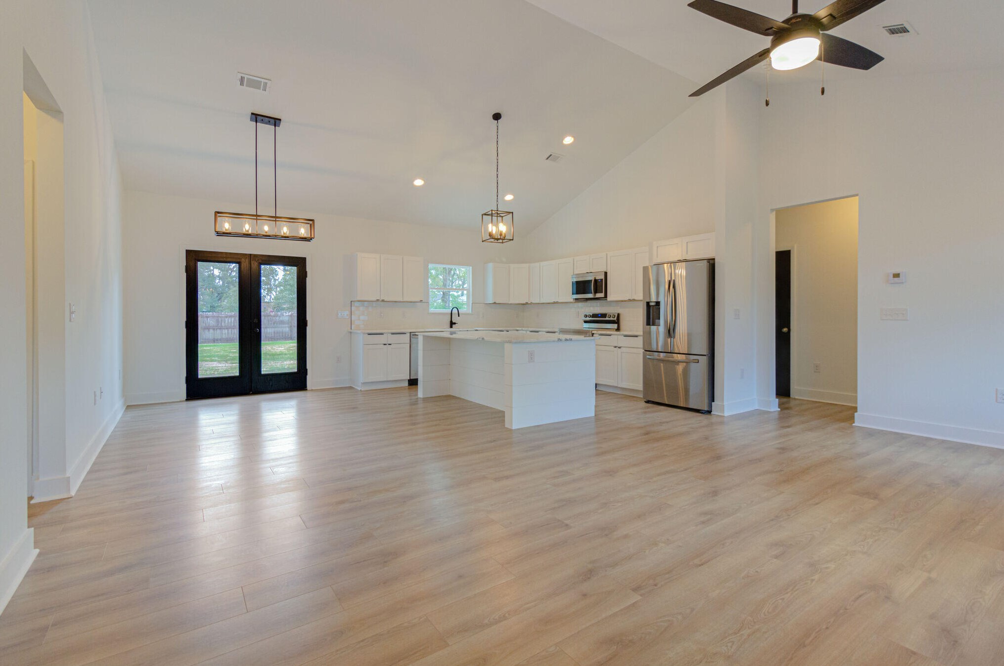 185 W 1st Ave W, Crestview, FL 32536