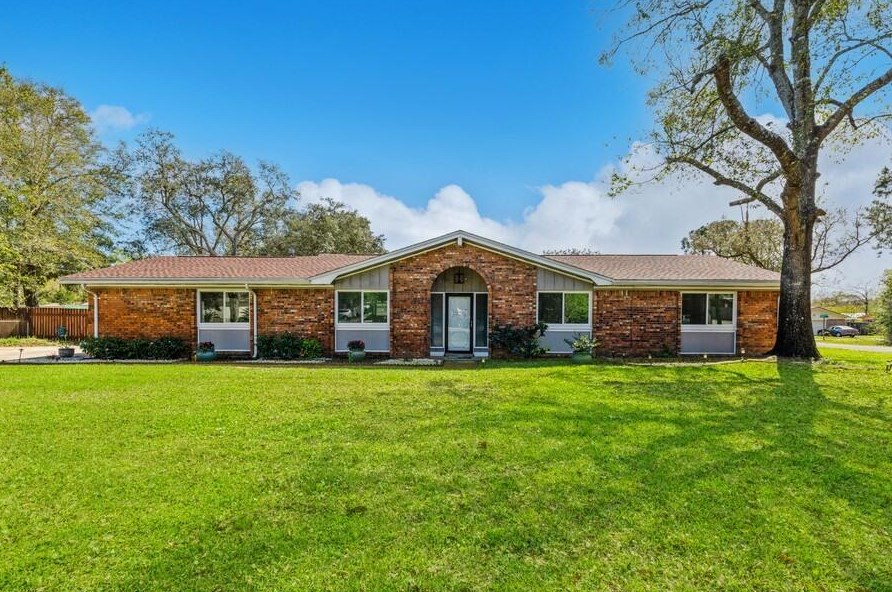 209 Lincoln Dr, Fort Walton Beach, FL 32547-3019