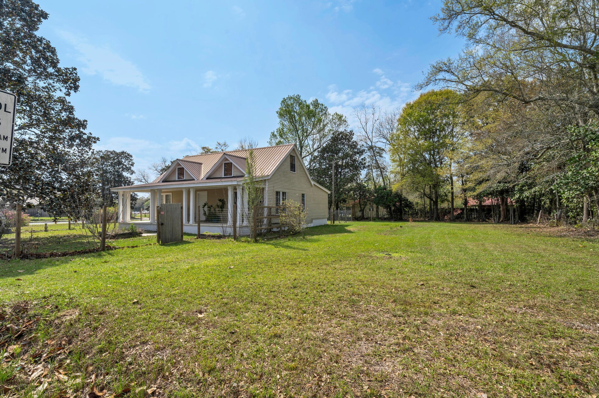 5748 Monroe St, Crestview, FL 32531-2602