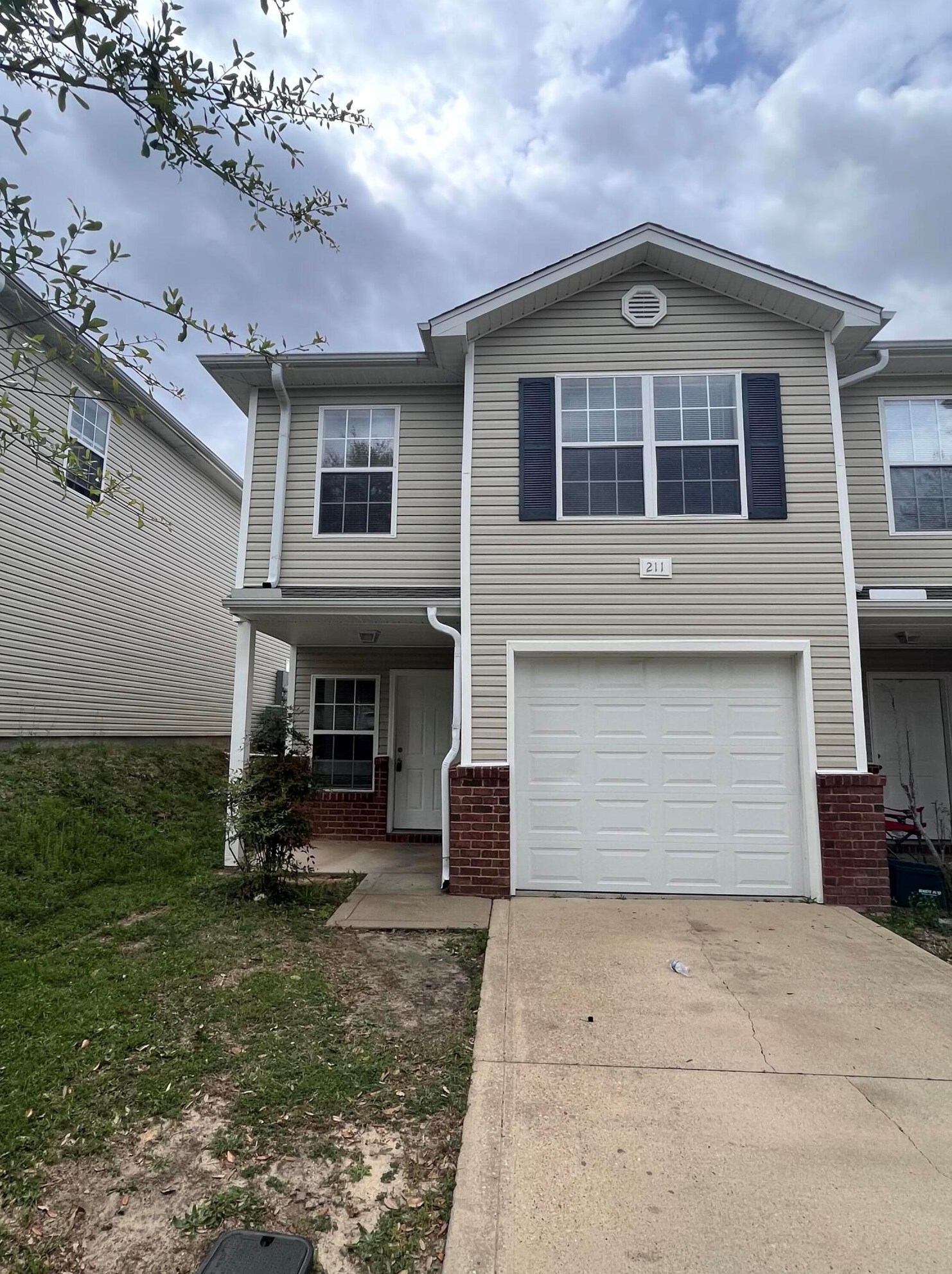 211 Johnson Ct, Crestview, FL 32536