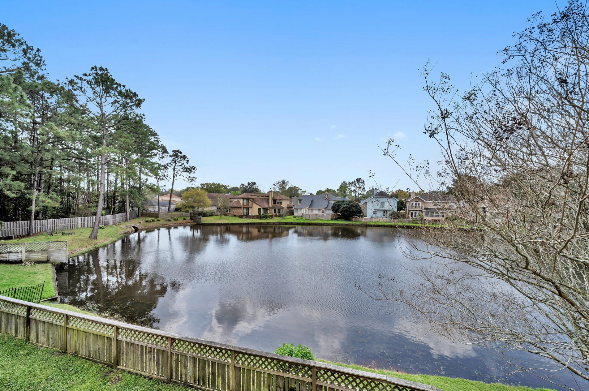 2011 Mistral Ln, Fort Walton Beach, FL 32547-7018