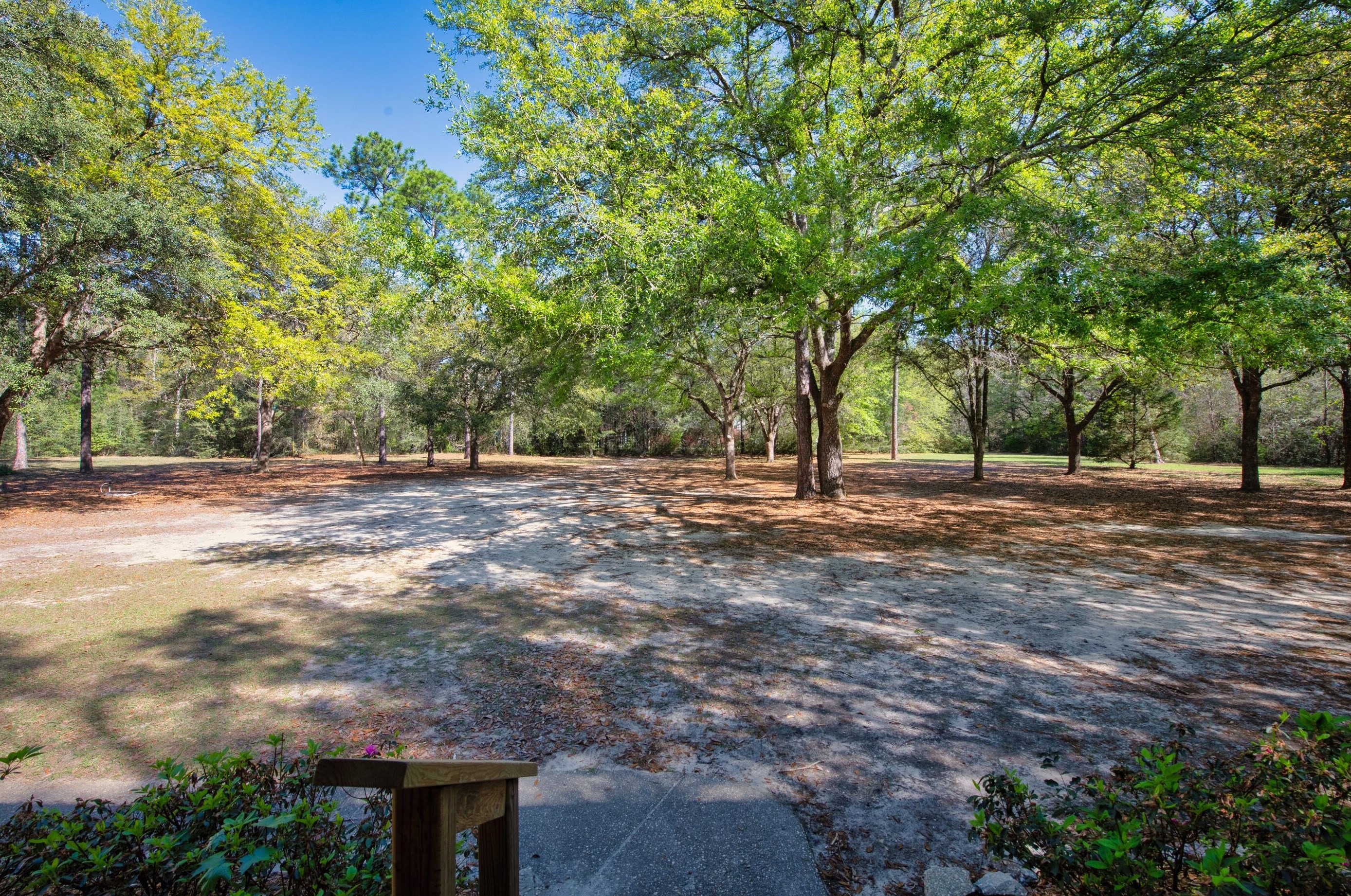 5860 Phillip Rd, Crestview, FL 32539-9006