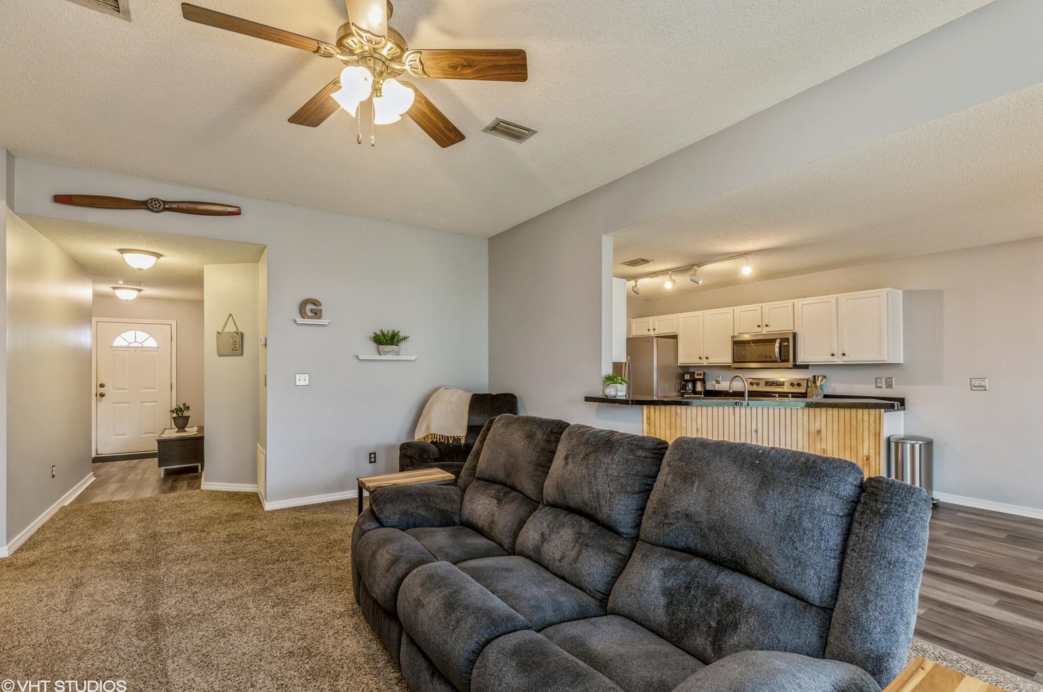 35 Kathleen Dr, Mary Esther FL  32569-2136 exterior