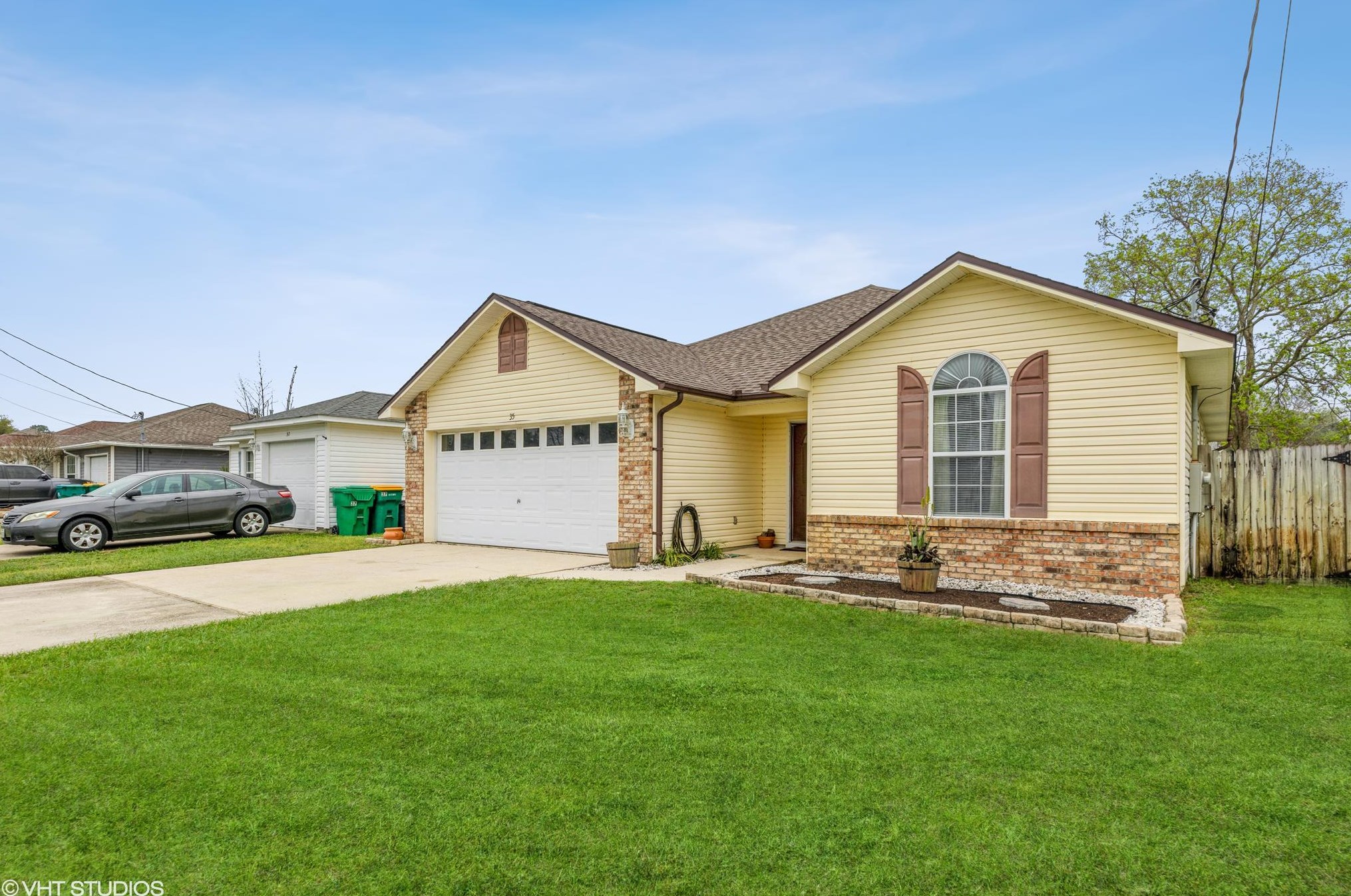 35 Kathleen Dr, Mary Esther, FL 32569-2136