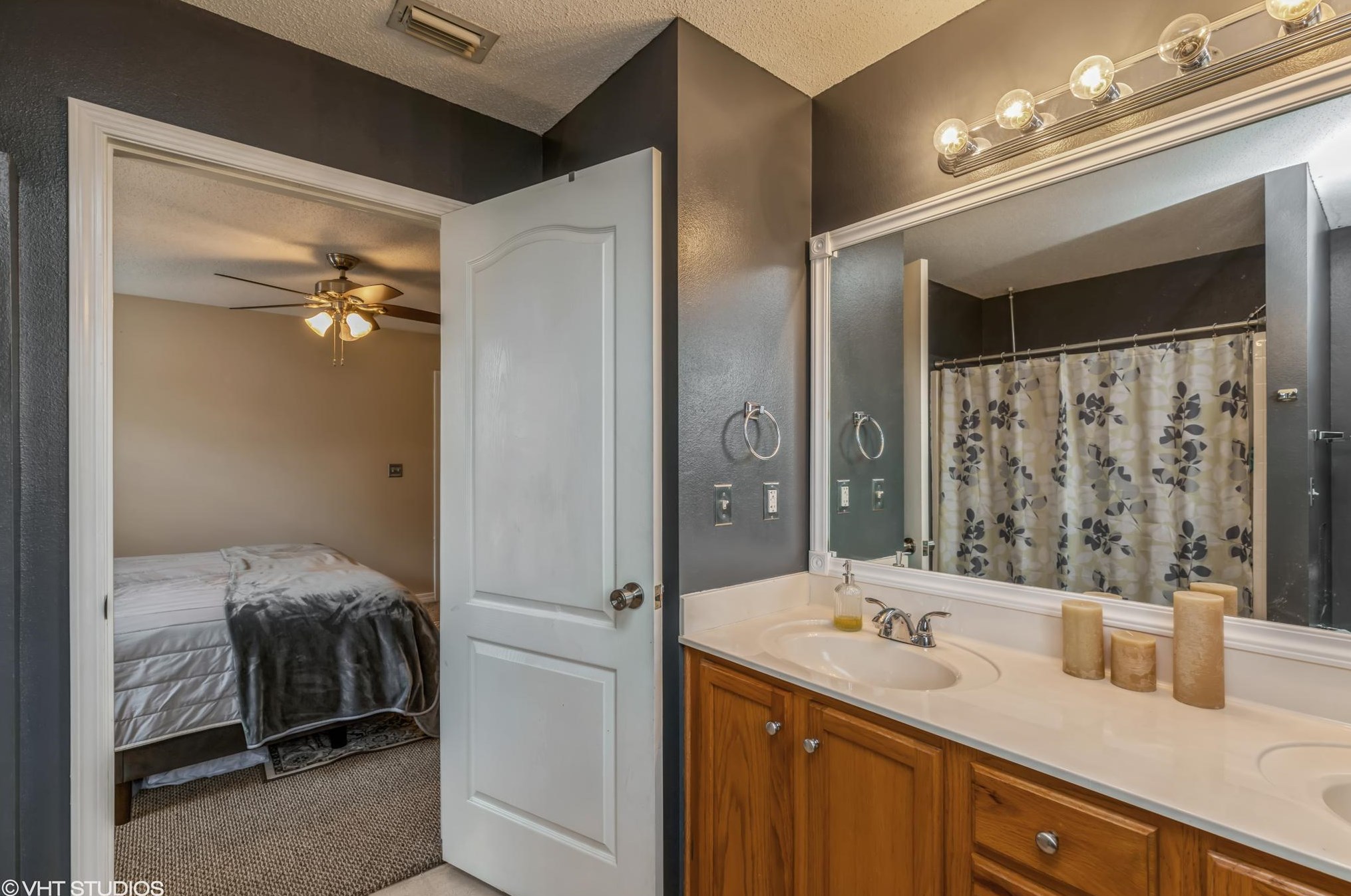 35 Kathleen Dr, Mary Esther FL  32569-2136 exterior