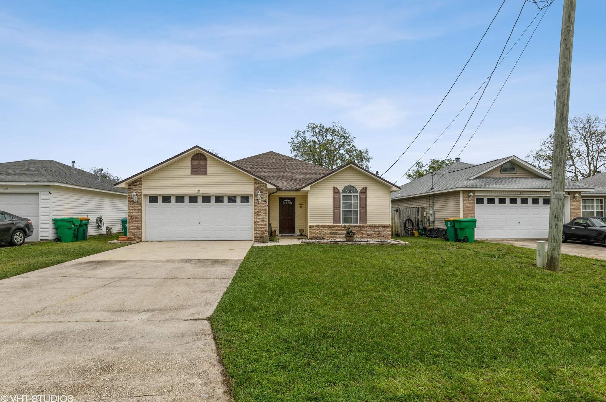 35 Kathleen Dr, Mary Esther FL  32569-2136 exterior