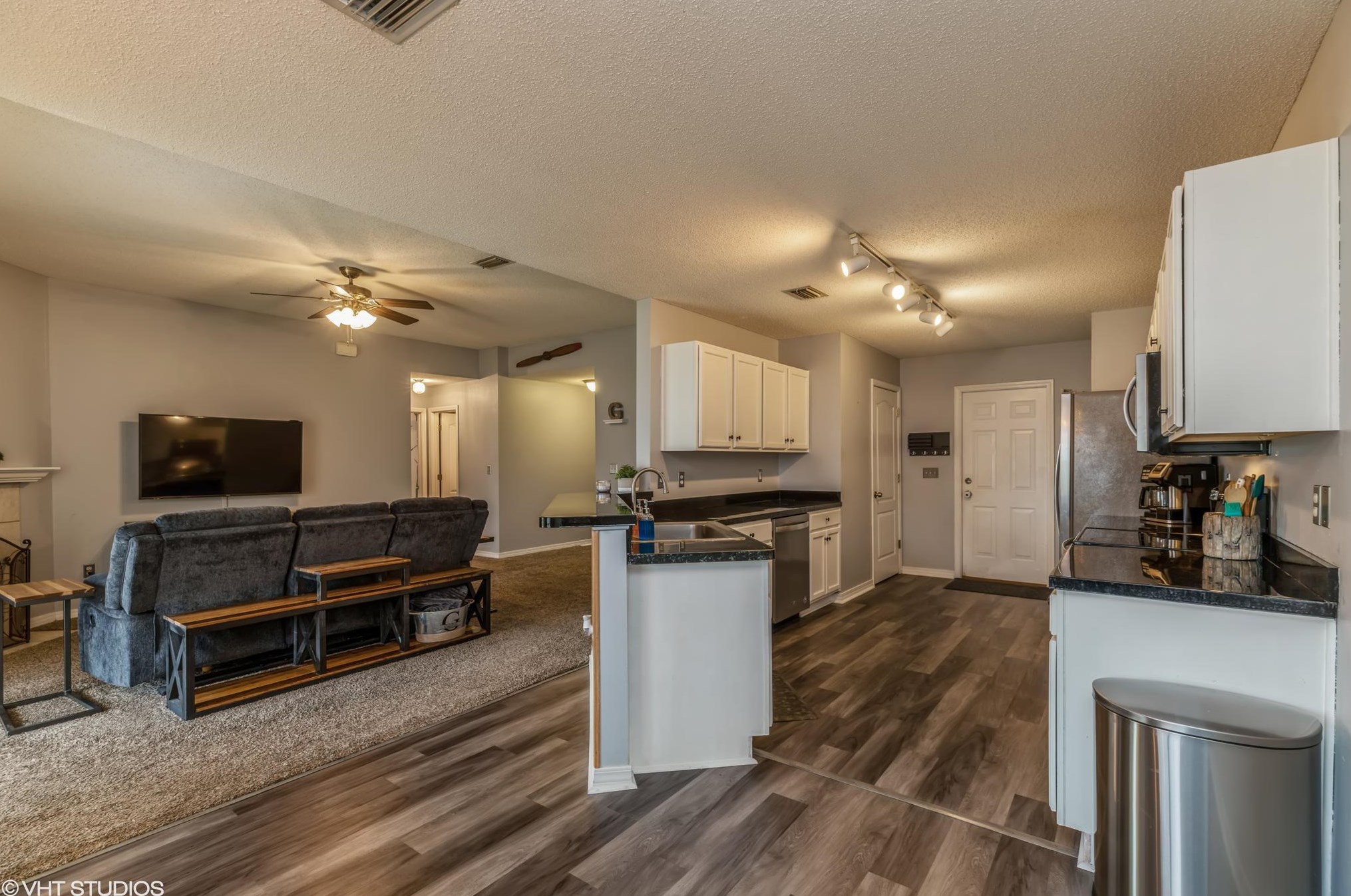 35 Kathleen Dr, Mary Esther FL  32569-2136 exterior