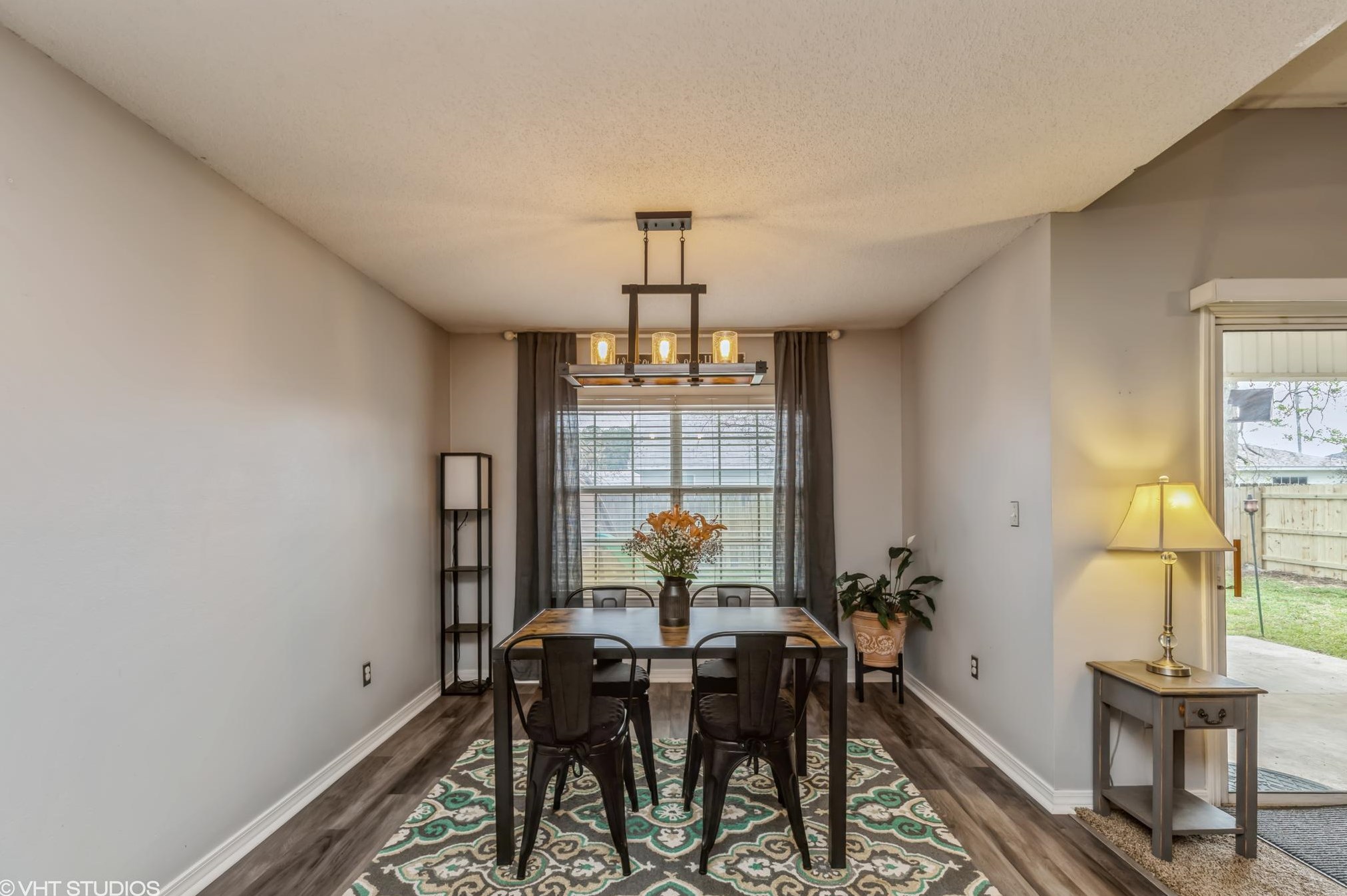 35 Kathleen Dr, Mary Esther FL  32569-2136 exterior