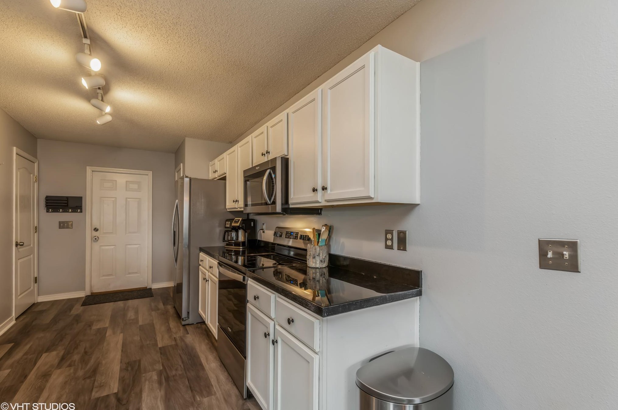 35 Kathleen Dr, Mary Esther FL  32569-2136 exterior