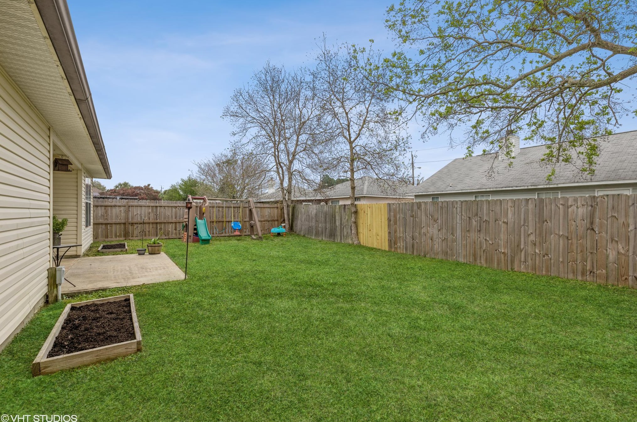 35 Kathleen Dr, Mary Esther FL  32569-2136 exterior