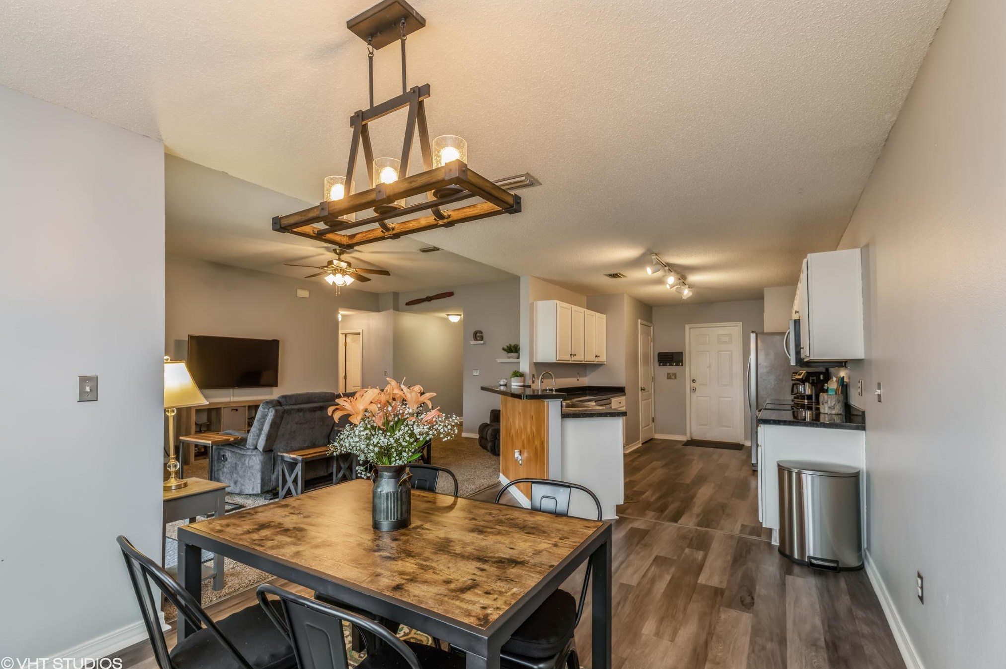 35 Kathleen Dr, Mary Esther FL  32569-2136 exterior