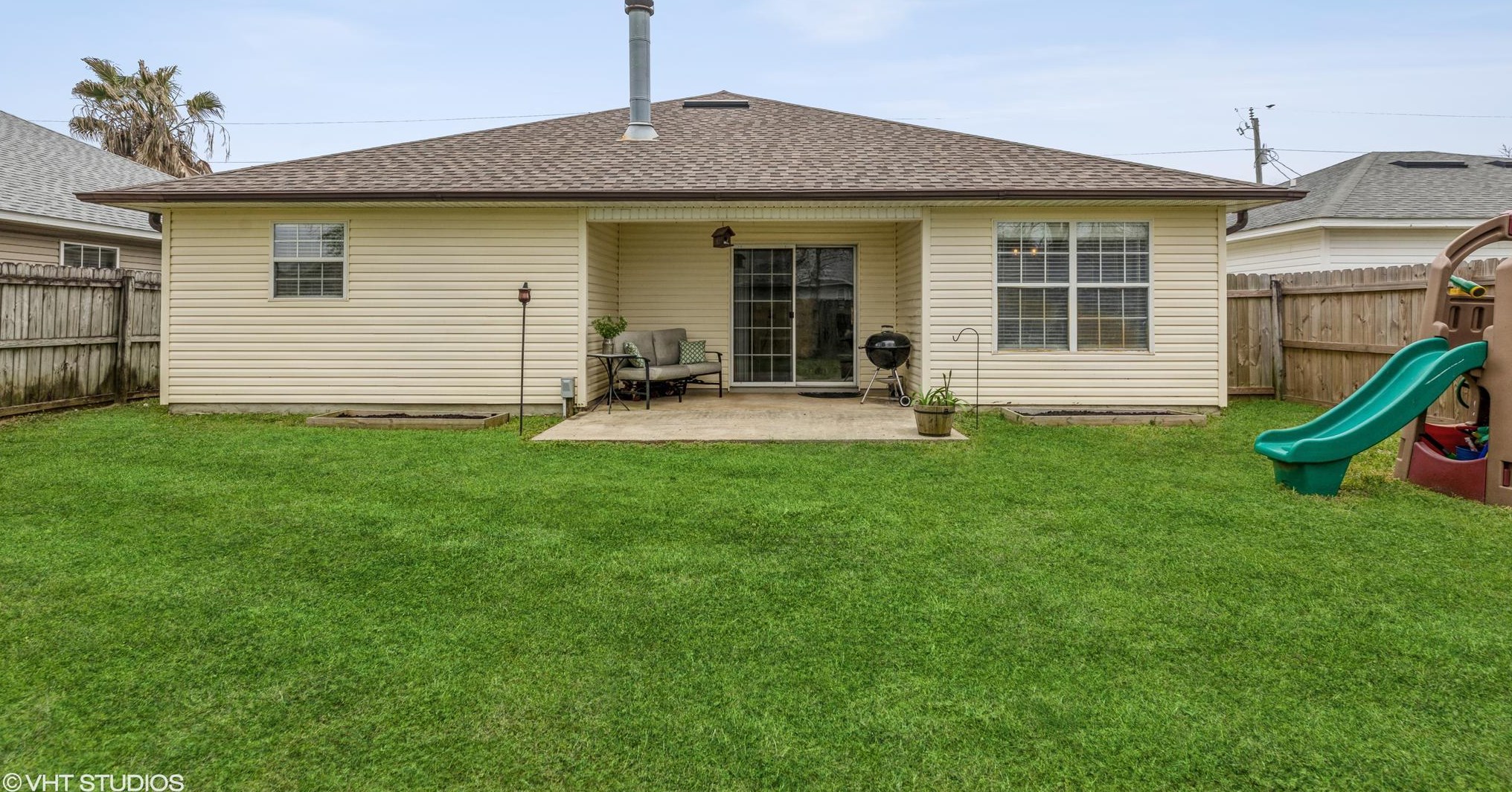 35 Kathleen Dr, Mary Esther FL  32569-2136 exterior