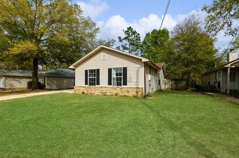 5 Courtney Ln, Crestview, FL 32539-7300