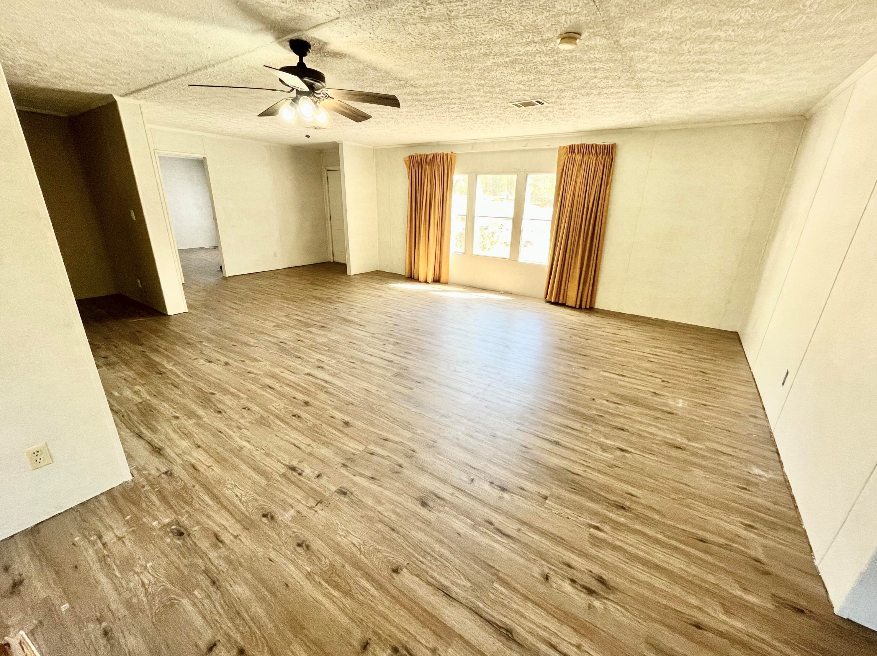 1032 Lonesome Pine St, Holt, FL 32564
