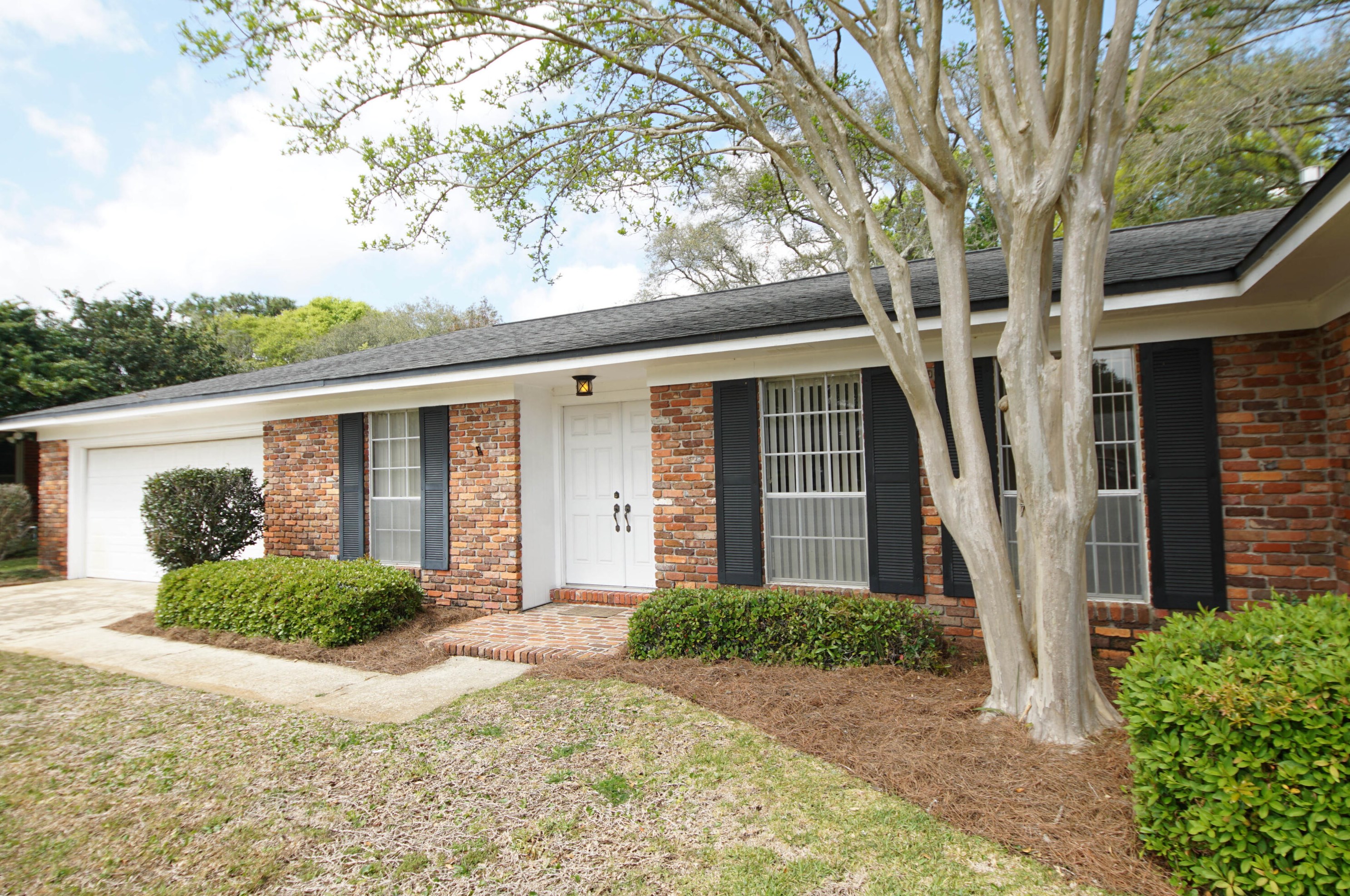 48 Linwood Rd, Fort Walton Beach, FL 32547-1617