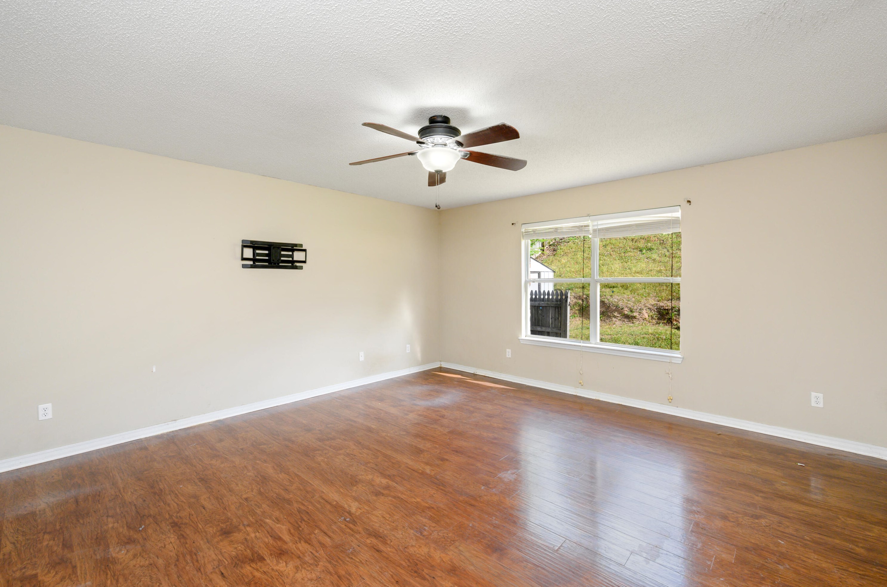 327 Egan Dr, Crestview FL  32536-5426 exterior