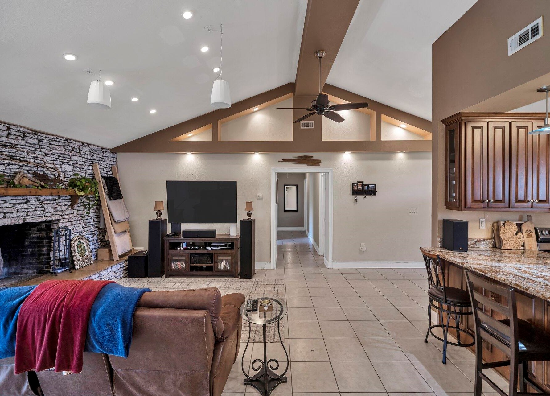 3049 Highway 98, Mary Esther FL  32569-1367 exterior