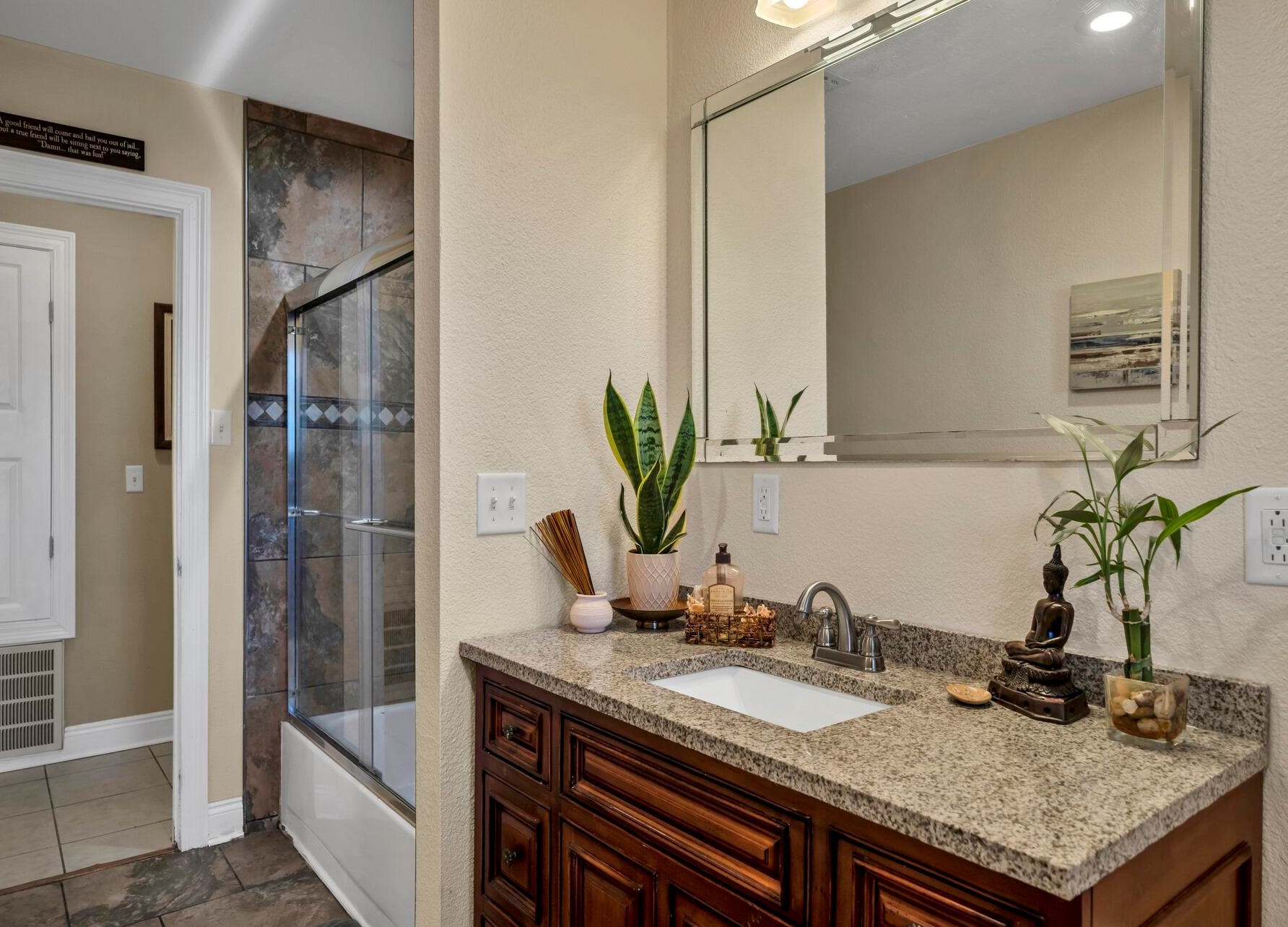 3049 Highway 98, Mary Esther FL  32569-1367 exterior