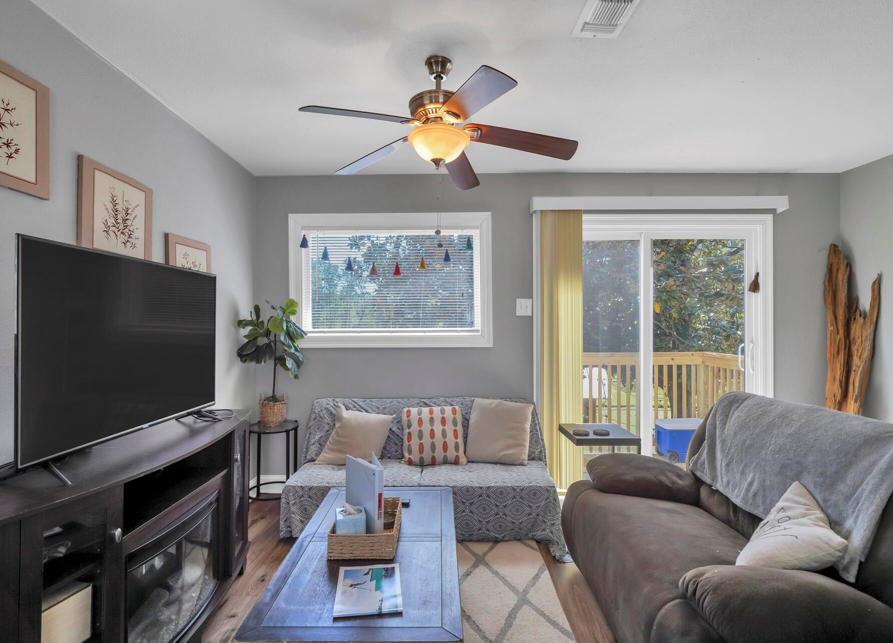 3049 Highway 98, Mary Esther FL  32569-1367 exterior