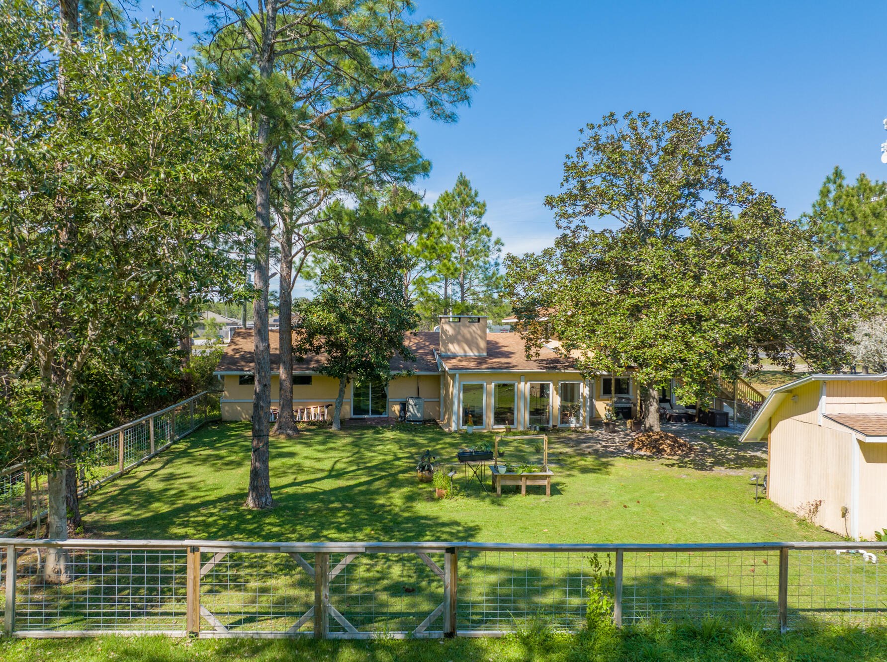 3049 Highway 98, Mary Esther FL  32569-1367 exterior